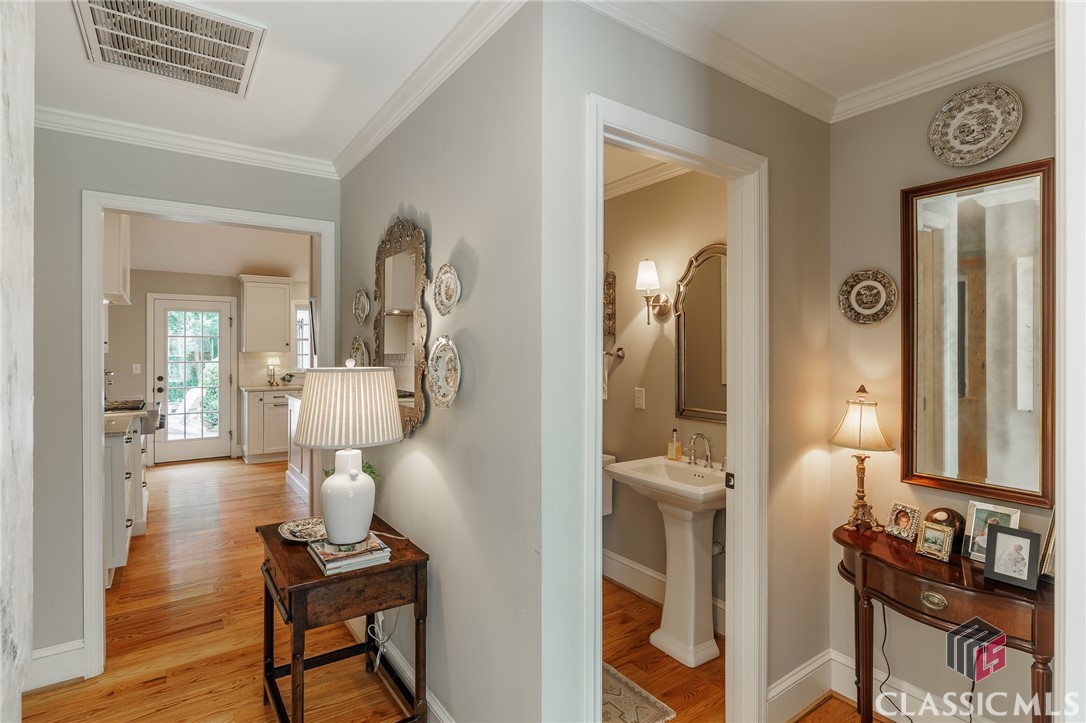 1060 Woodhollow Lane