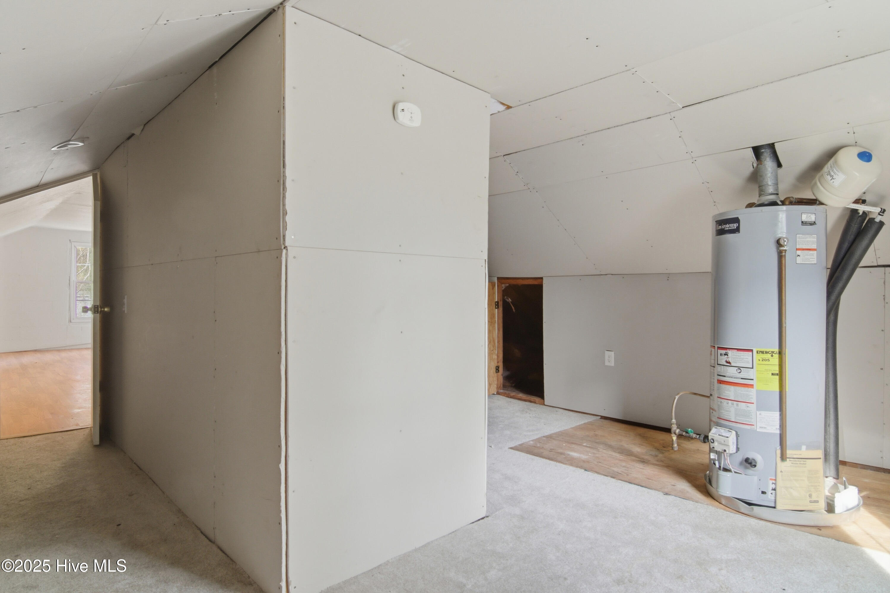 100546827 | Photo 16