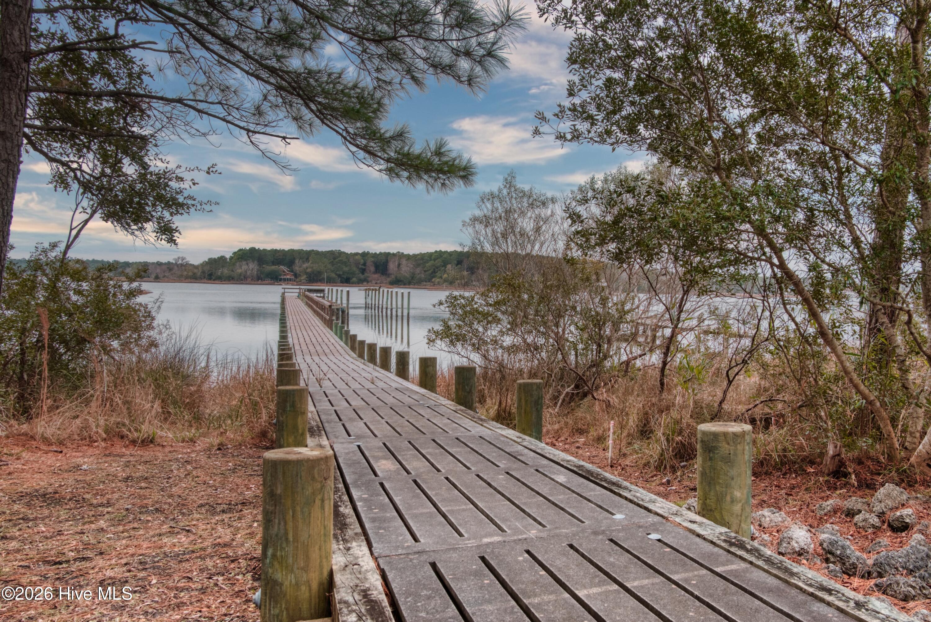 100551143 | Photo 62