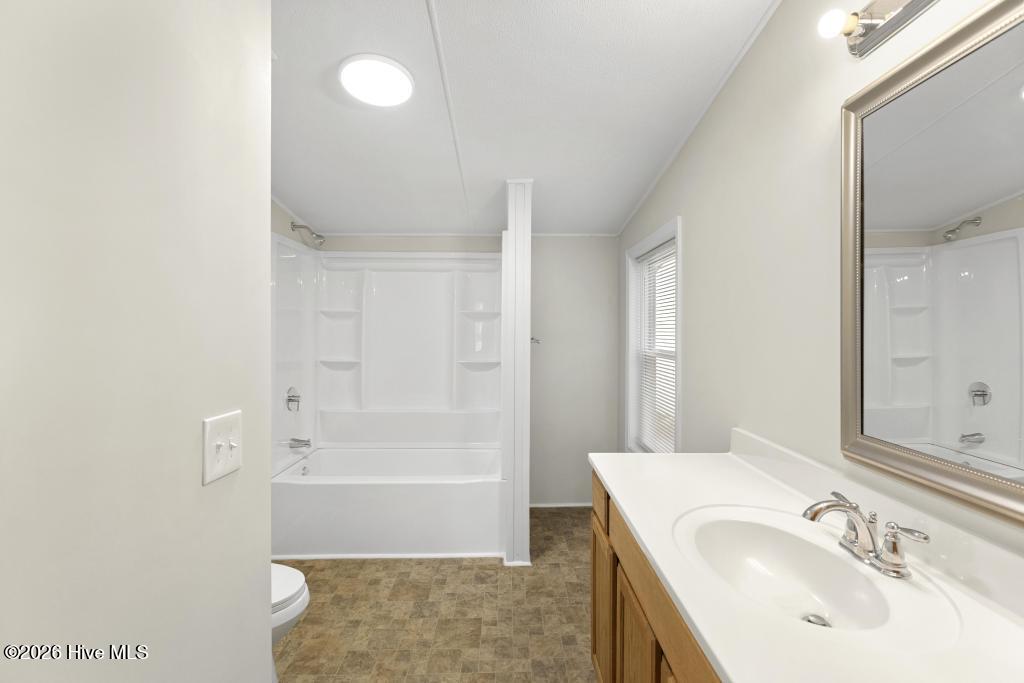 100549076 | Photo 18