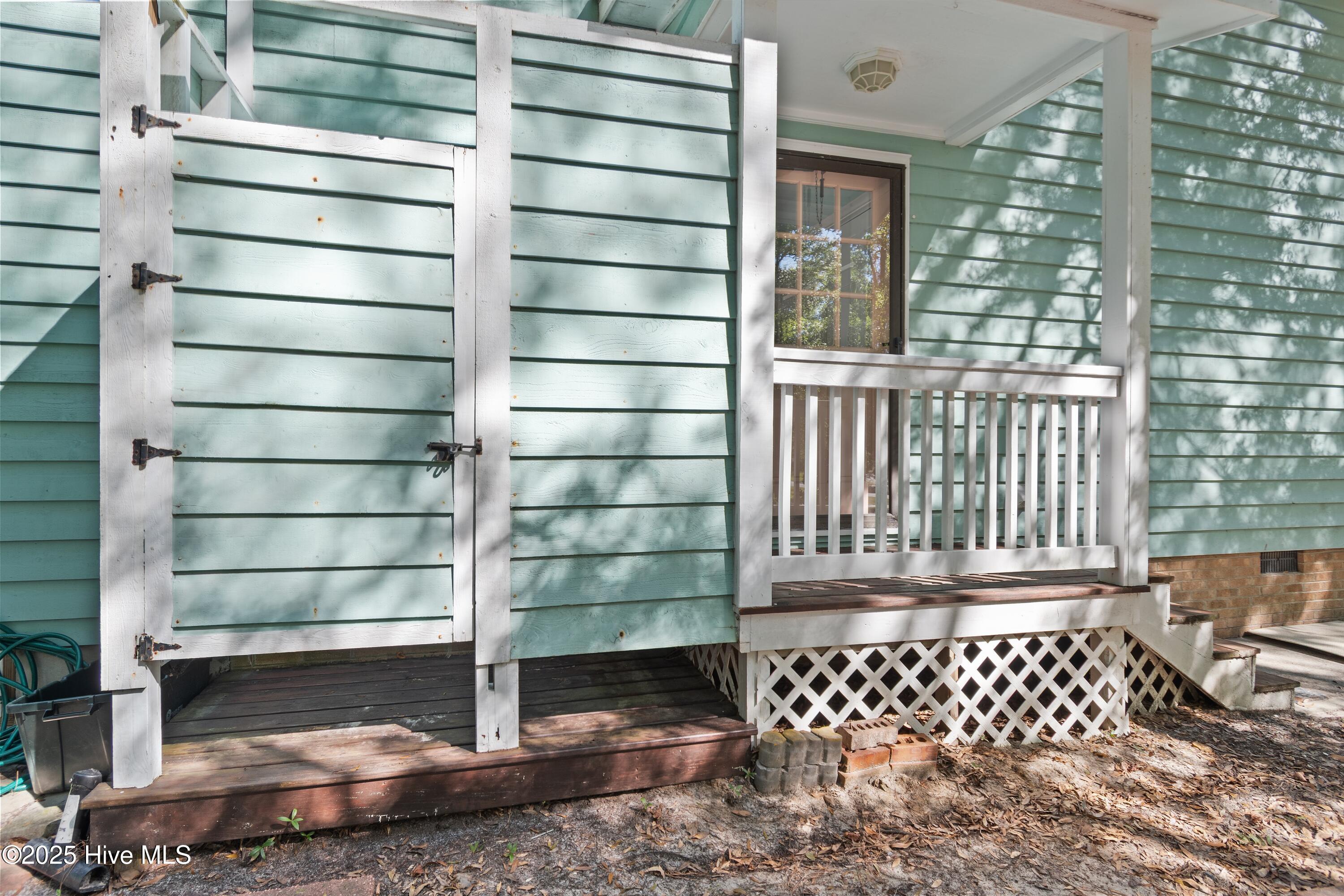 100537849 | Photo 38