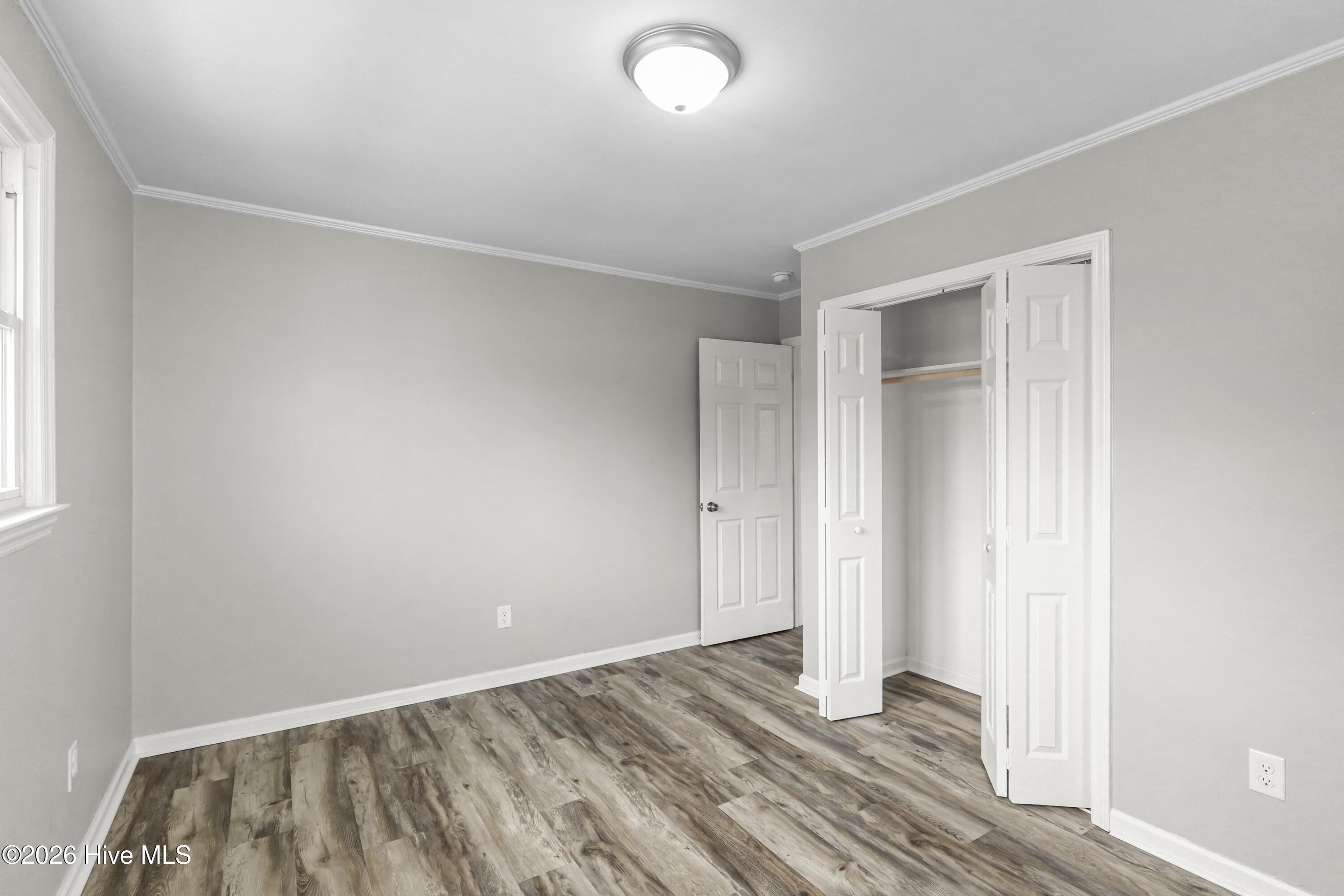 100560187 | Photo 48