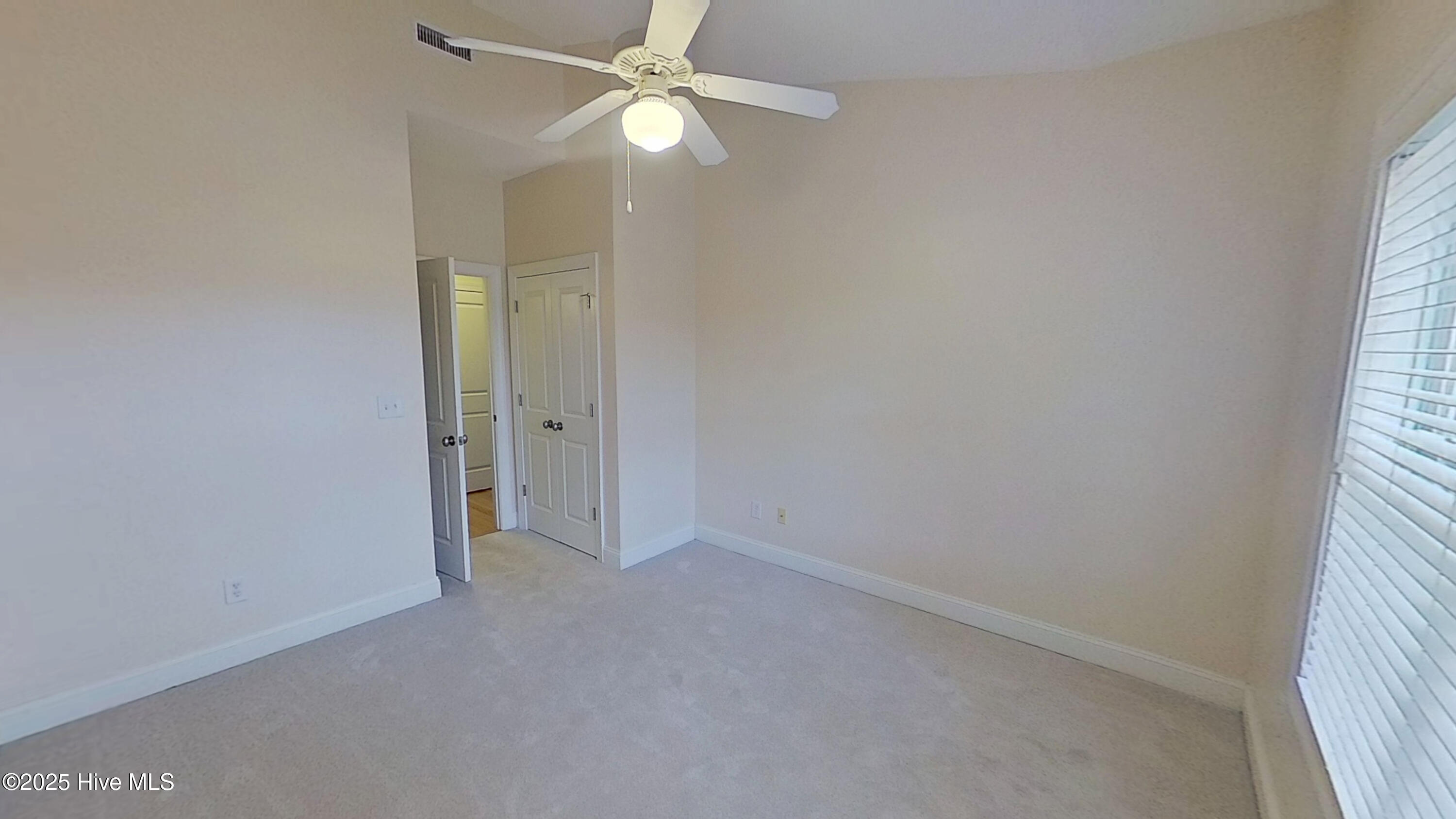 100544480 | Photo 19