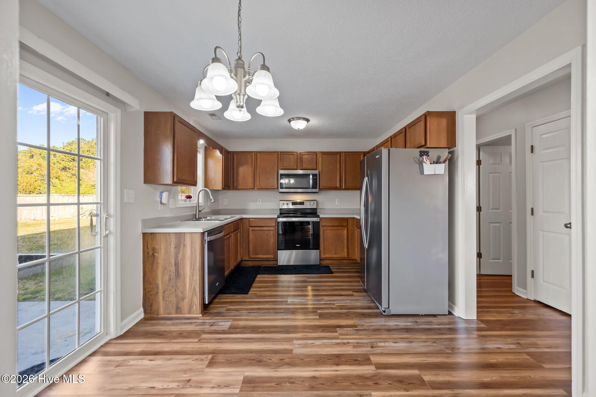 100561197 | Photo 16