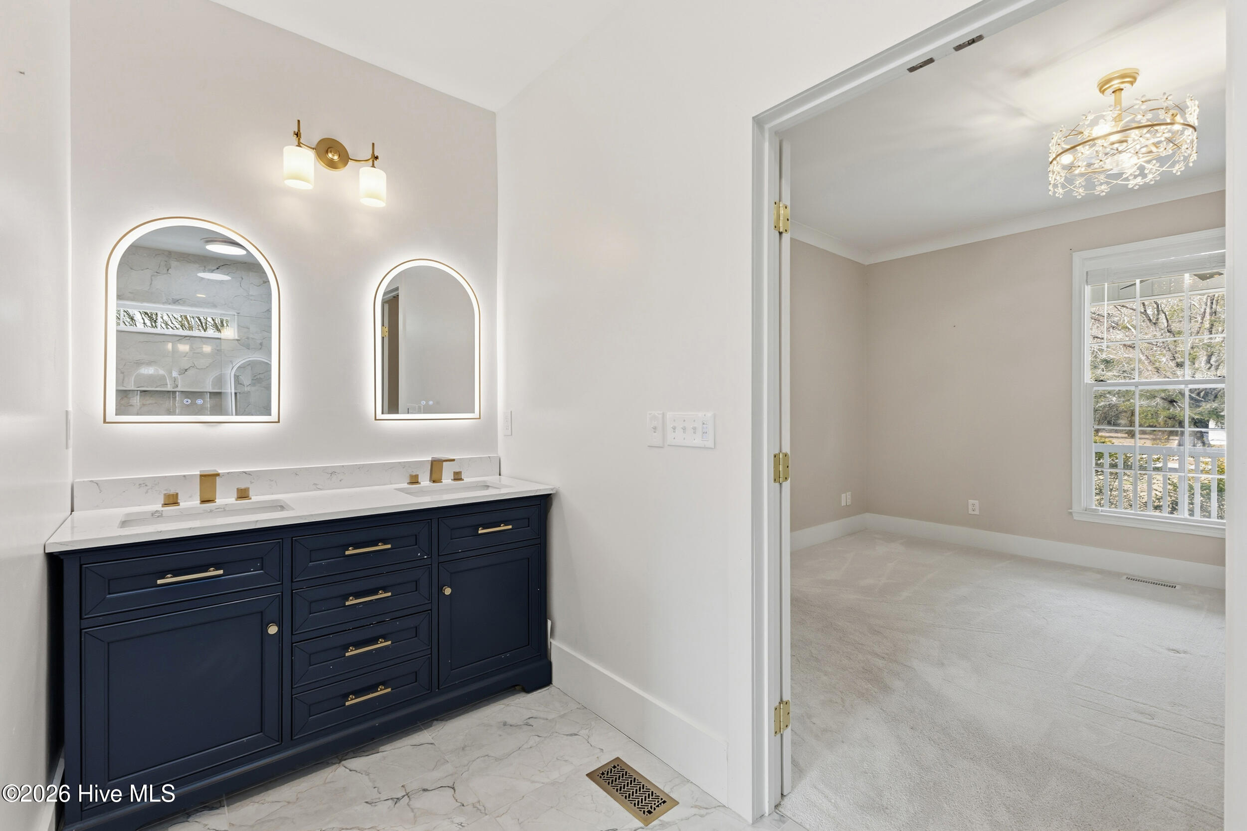 100552427 | Photo 20