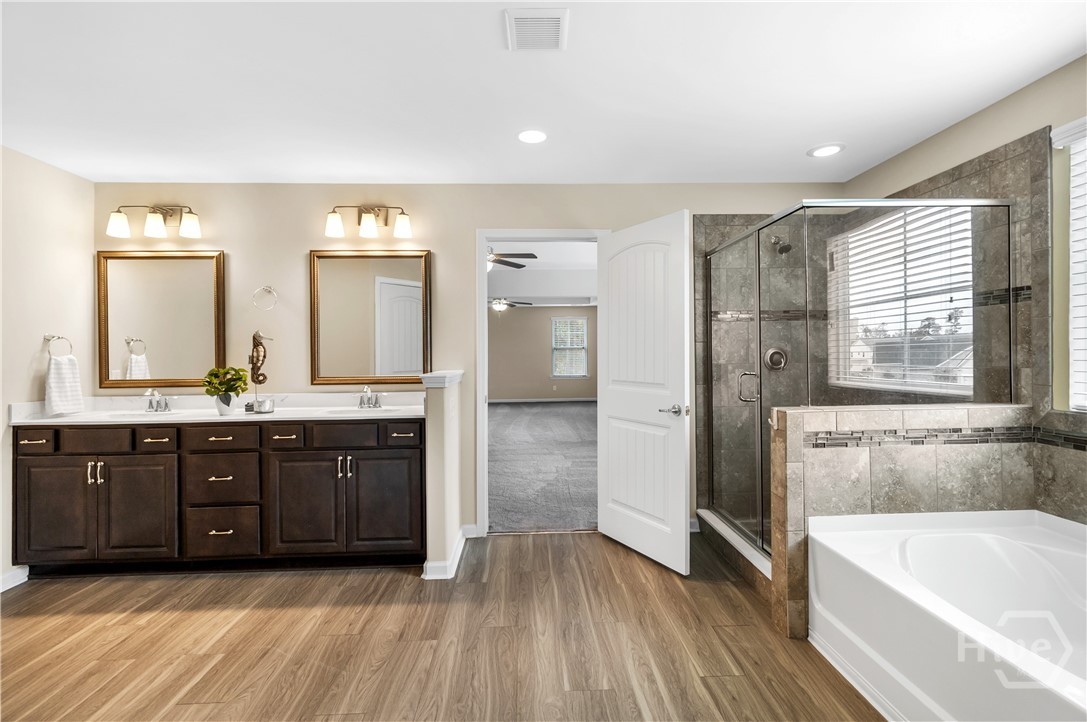Primary Bathroom (Upper)