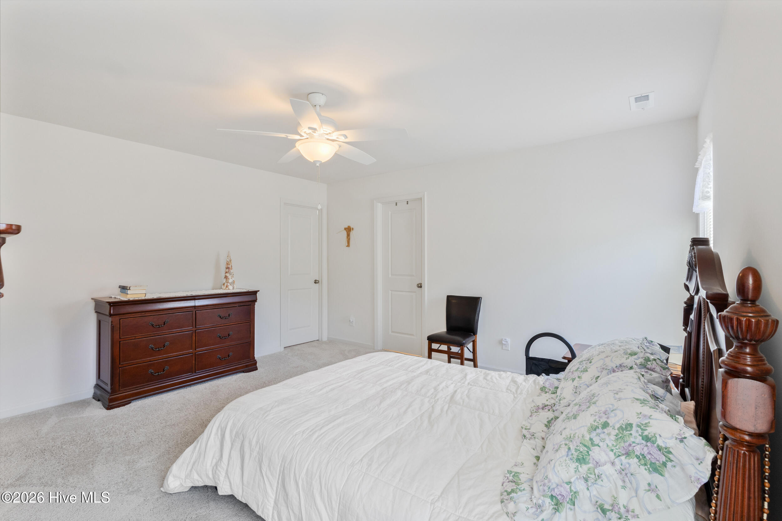 100549319 | Photo 31