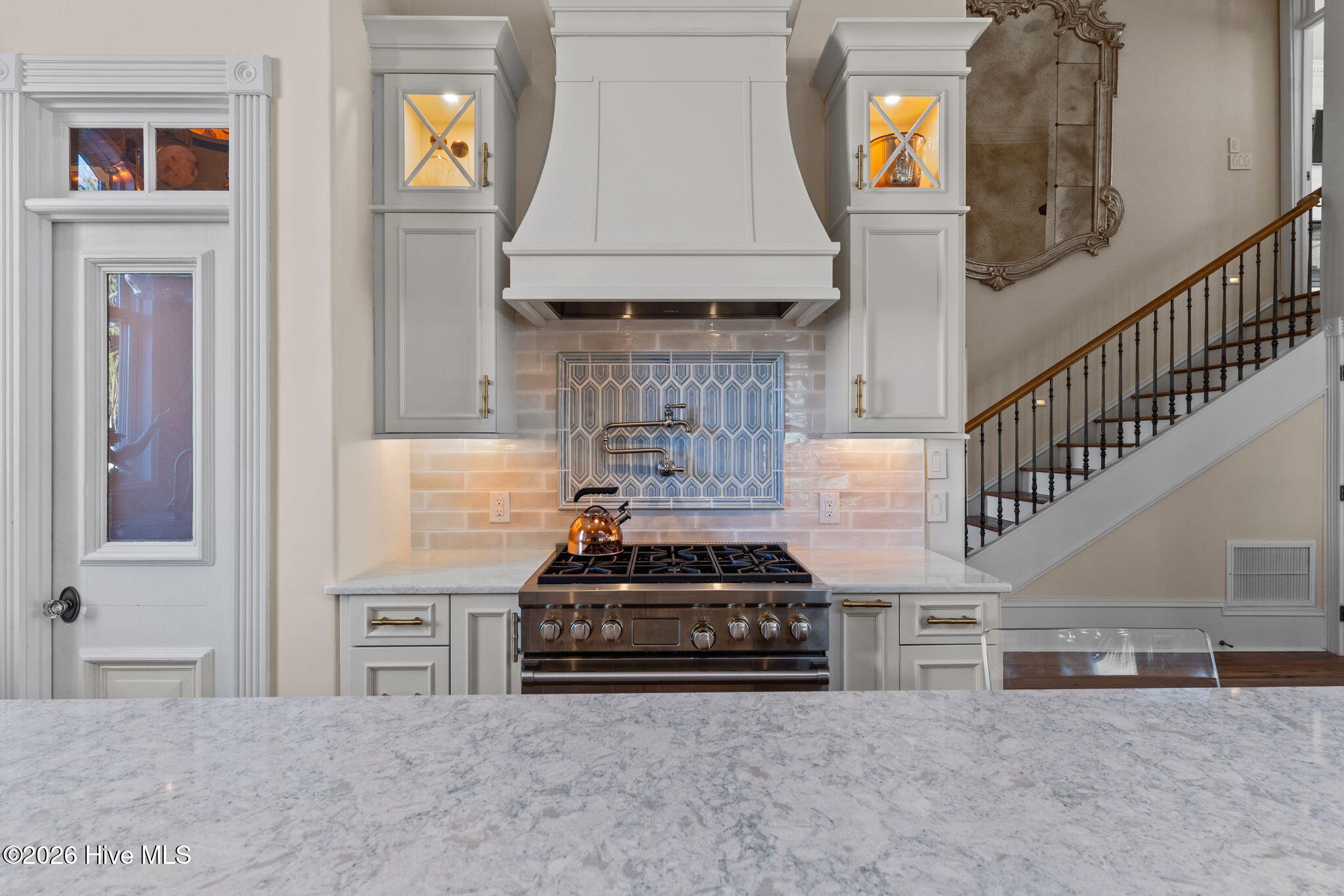 100552689 | Photo 31