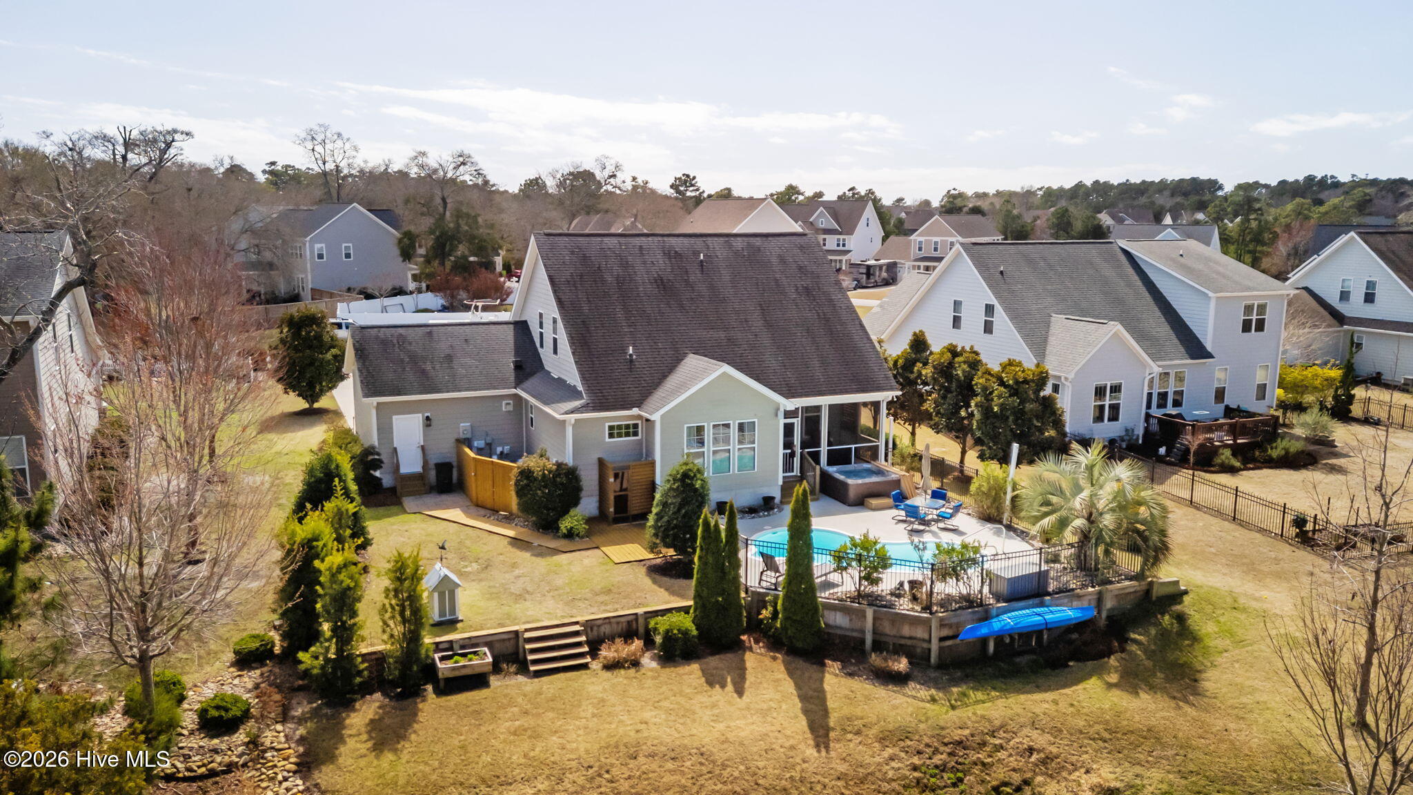 100560213 | Photo 53