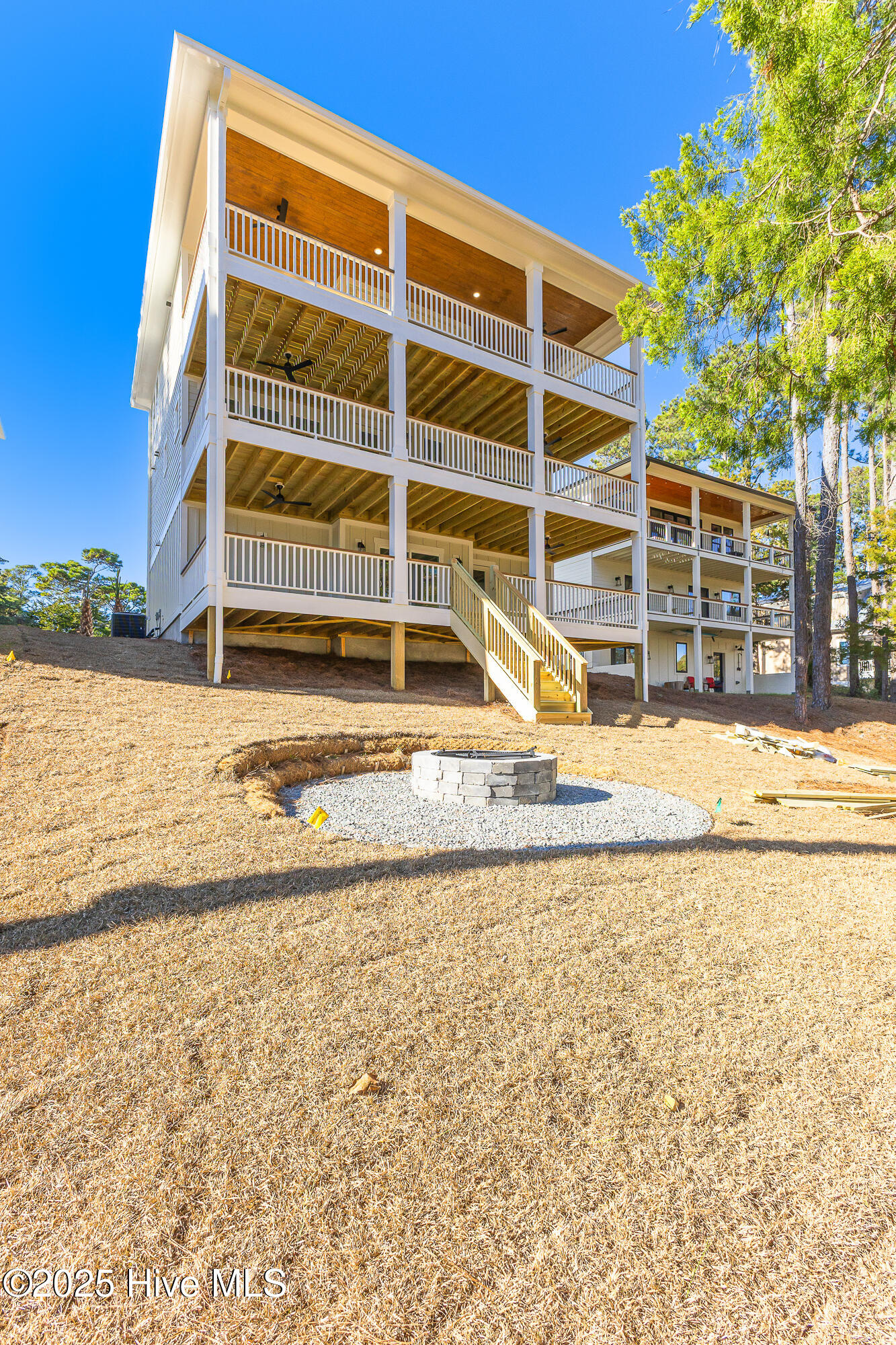 100534543 | Photo 45