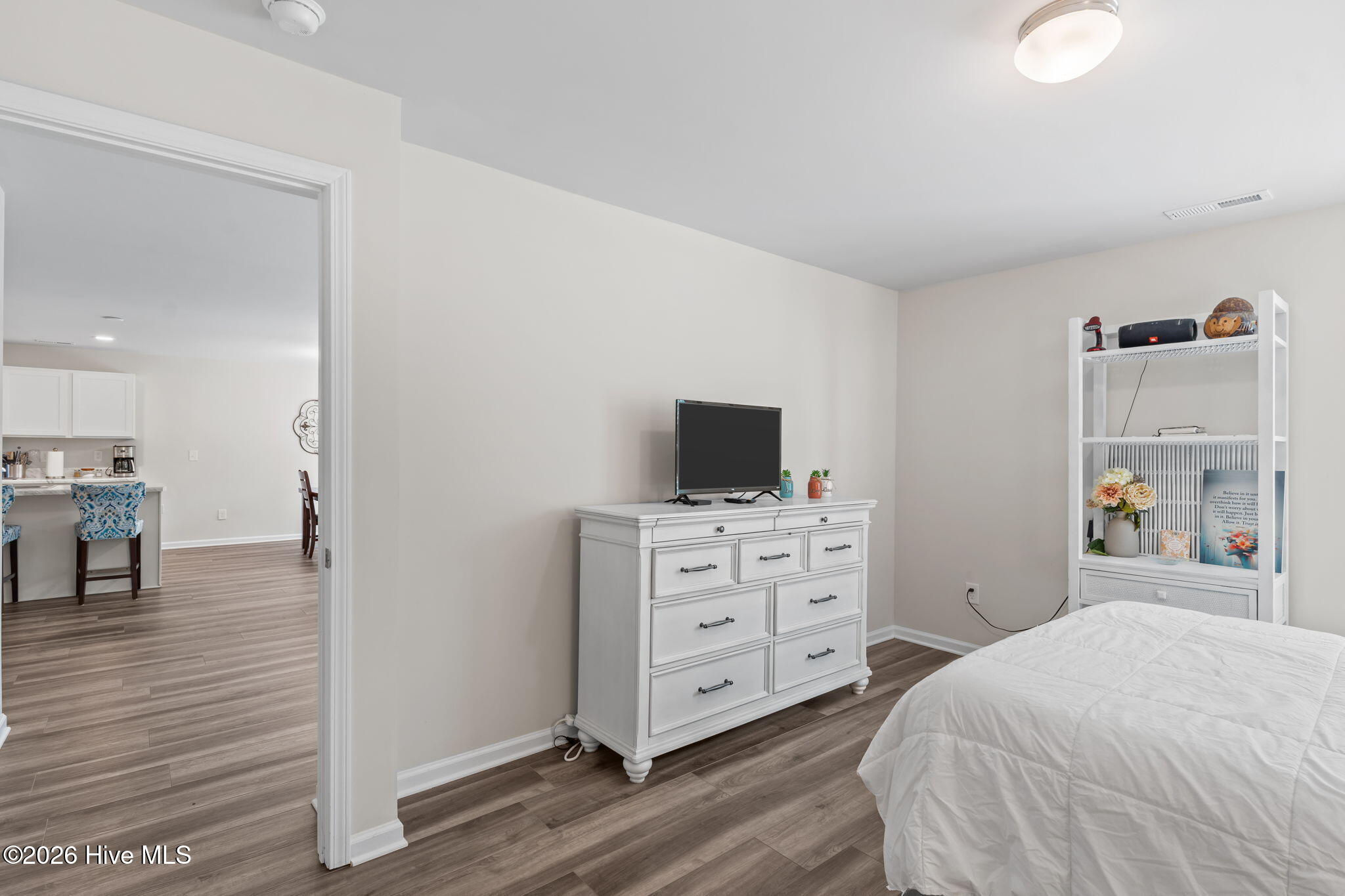 100561212 | Photo 25