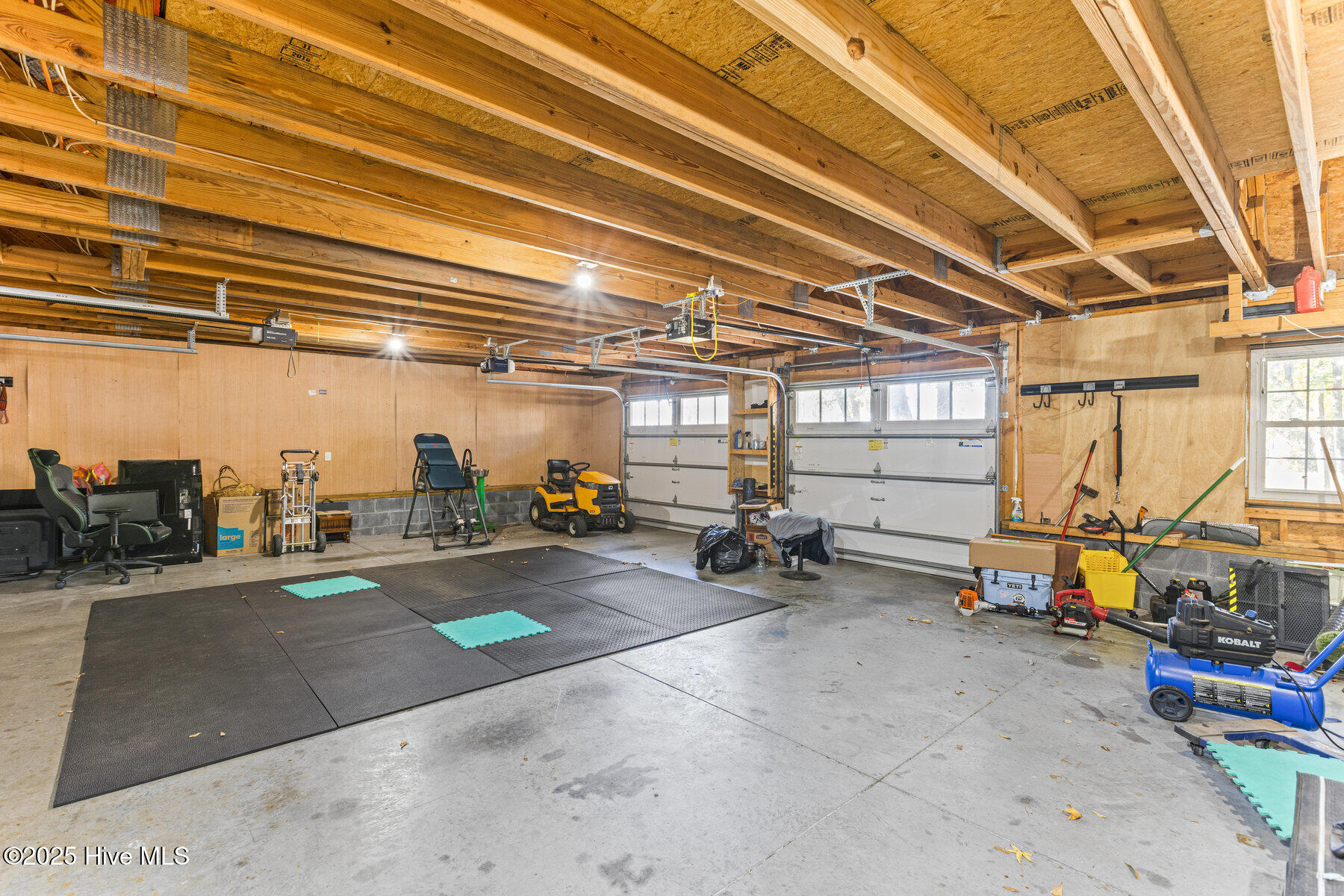 100542289 | Photo 42