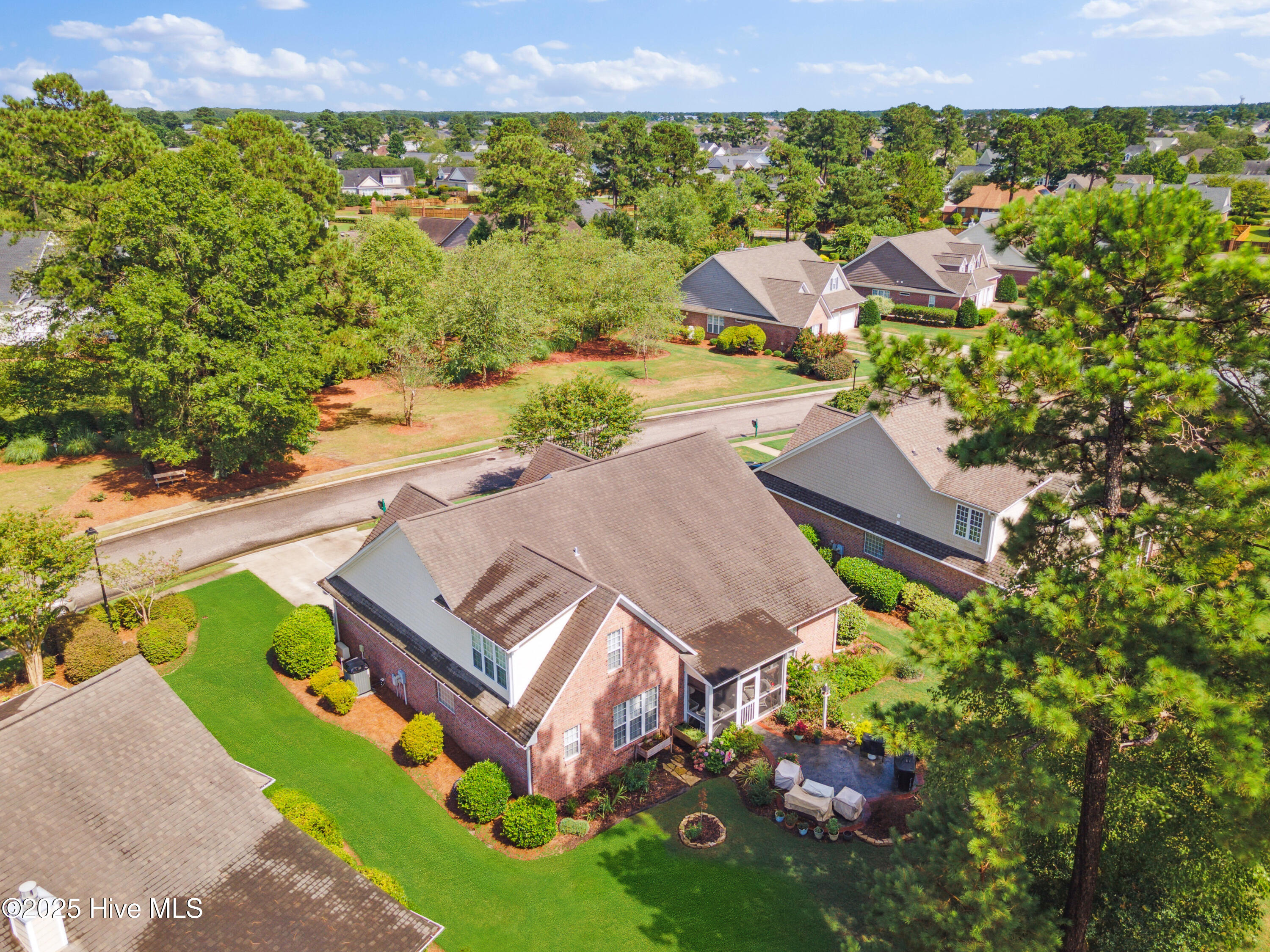 100514630 | Photo 14