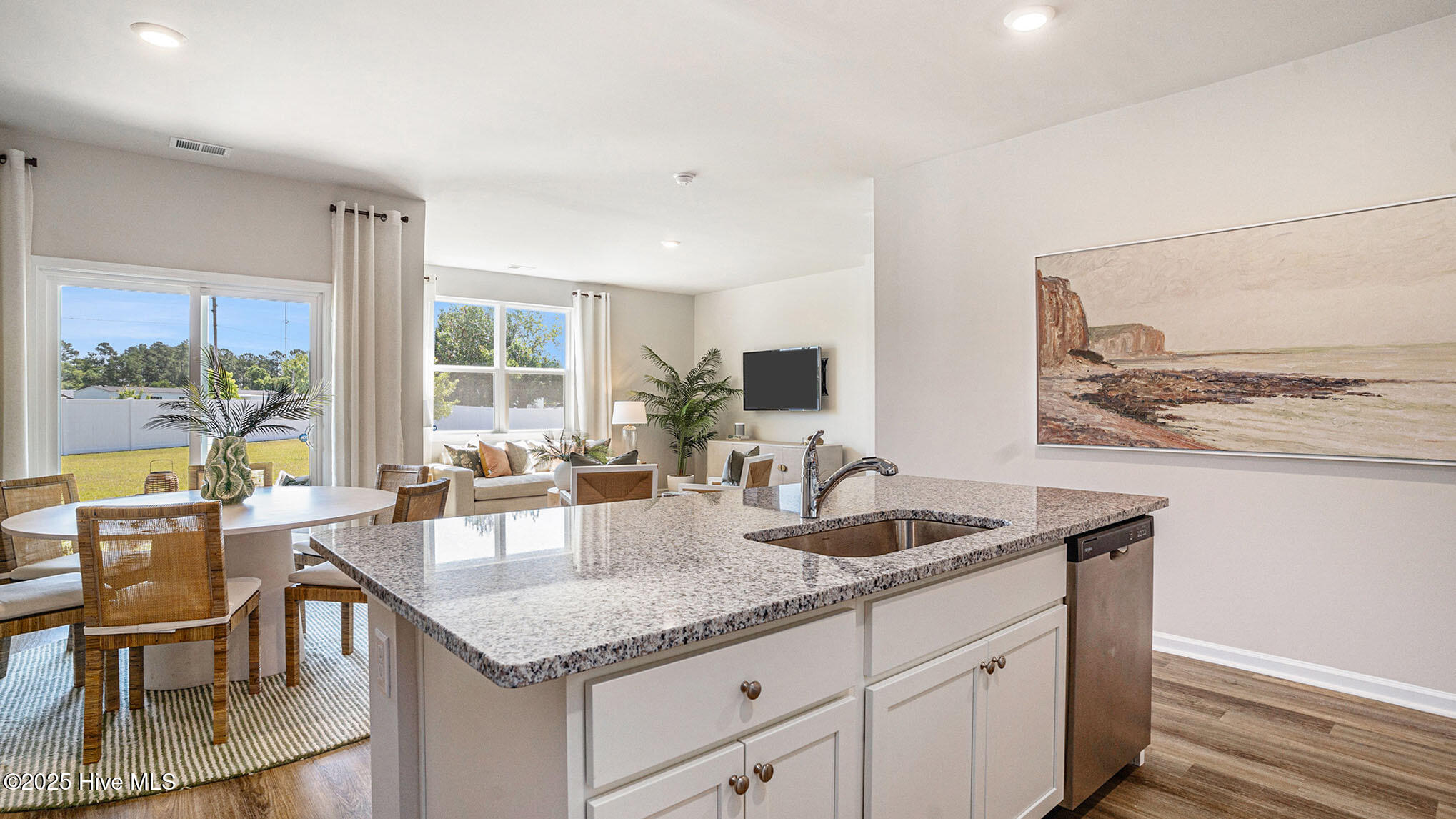 100546496 | Photo 11