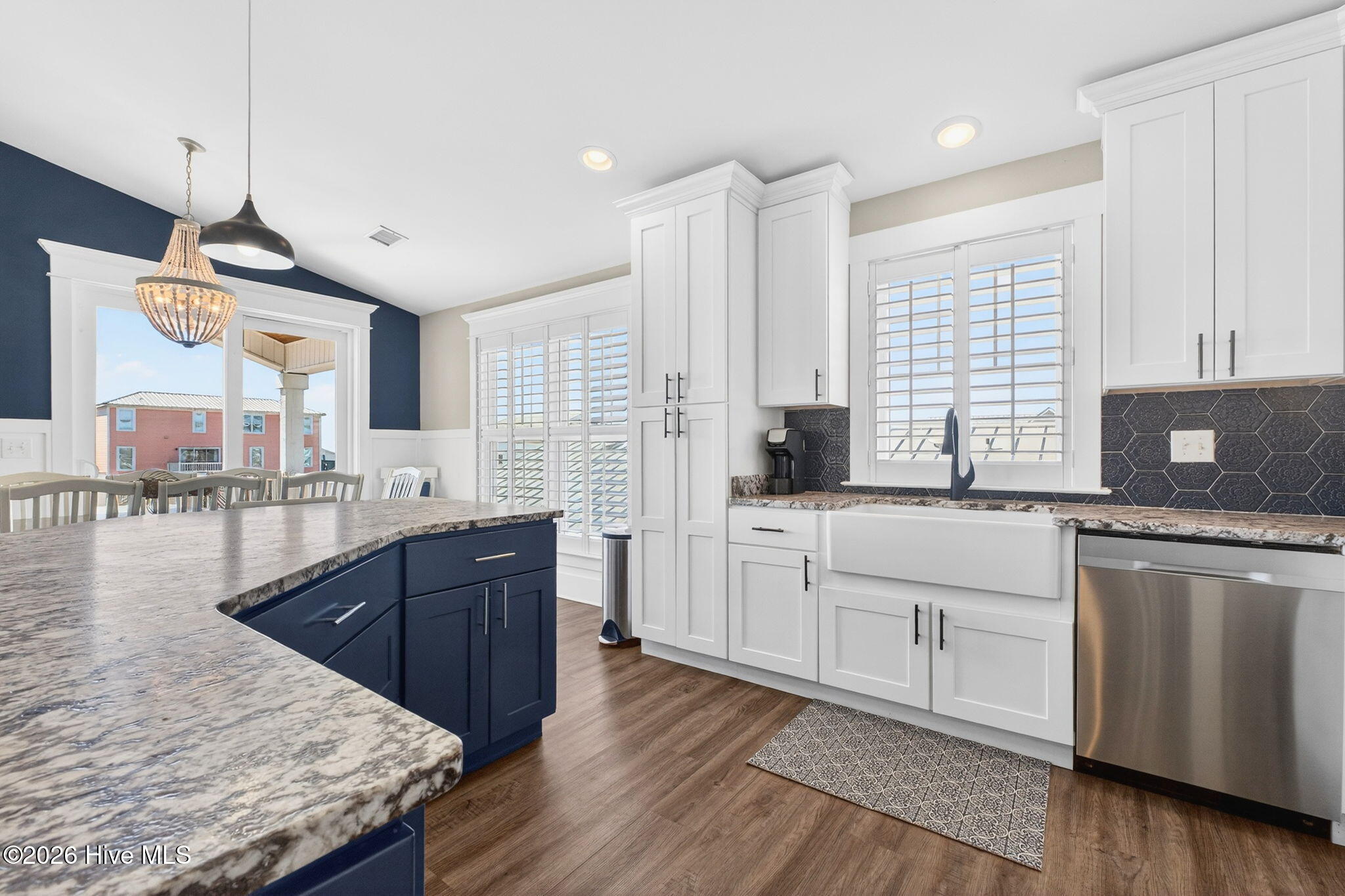 100554481 | Photo 12