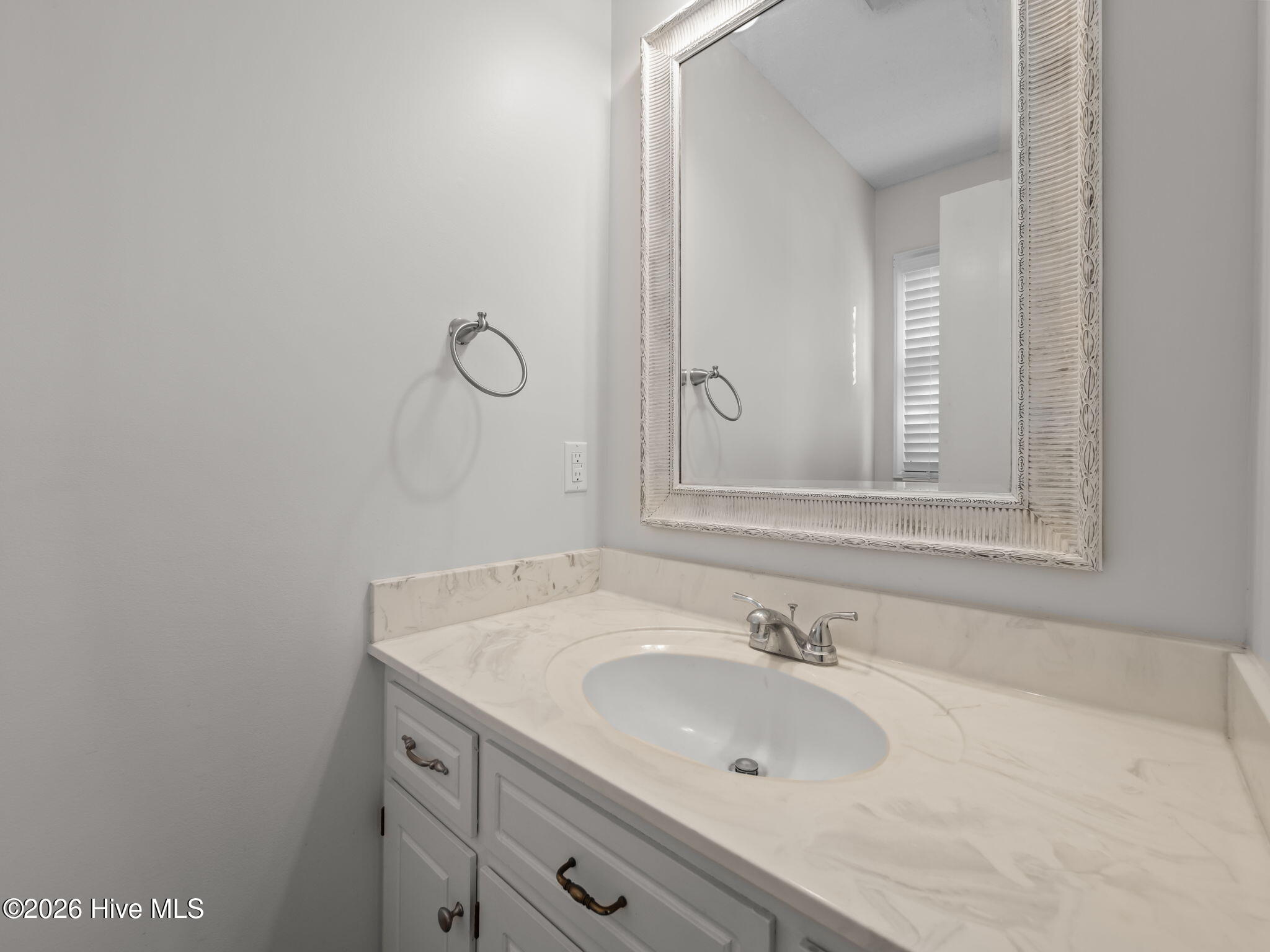 100551194 | Photo 34