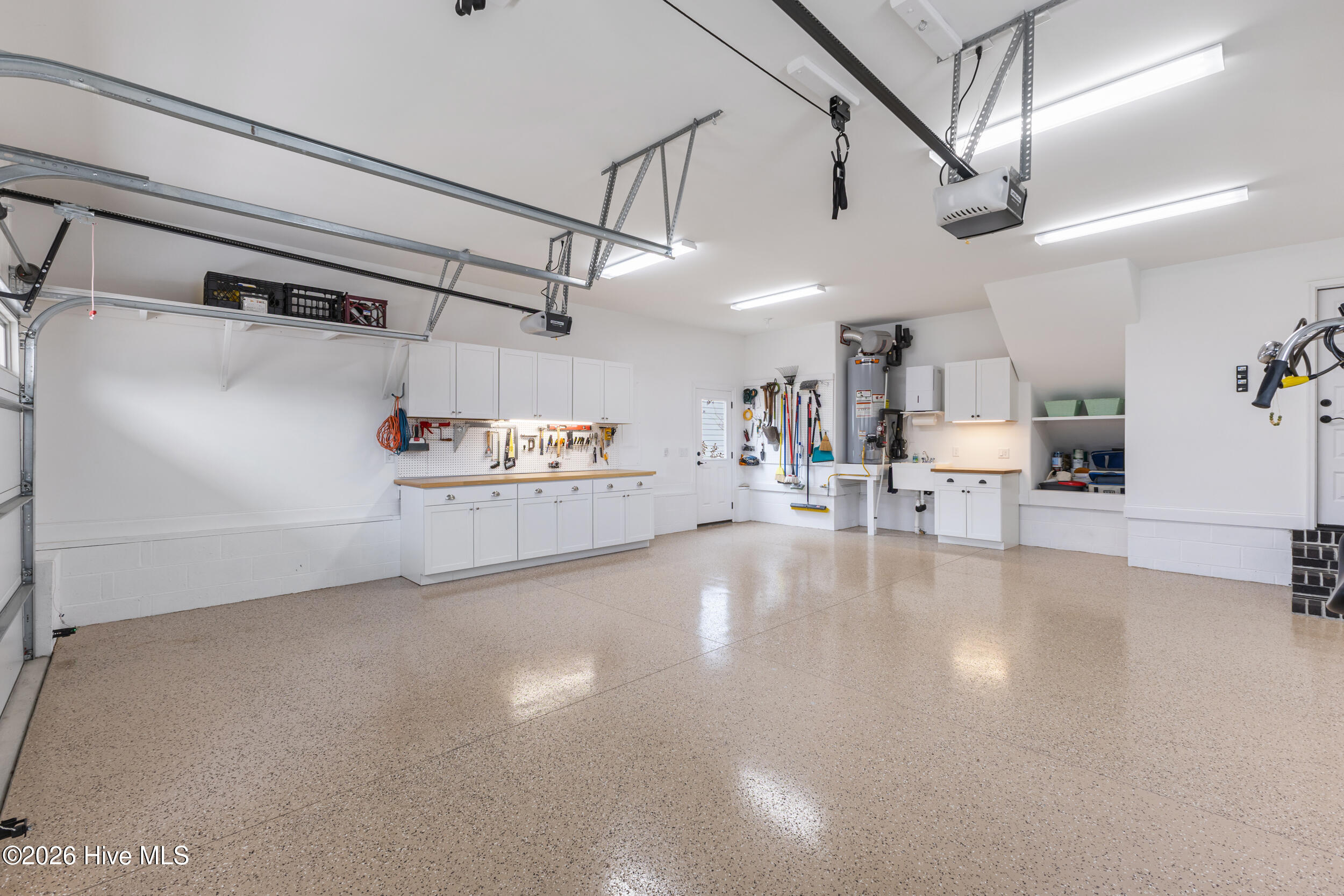 100557399 | Photo 43