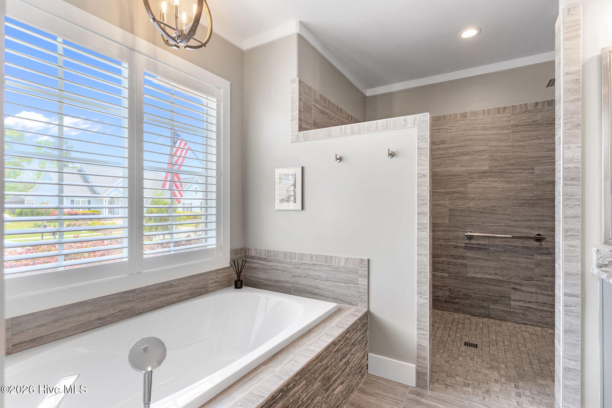 100568517 | Photo 27