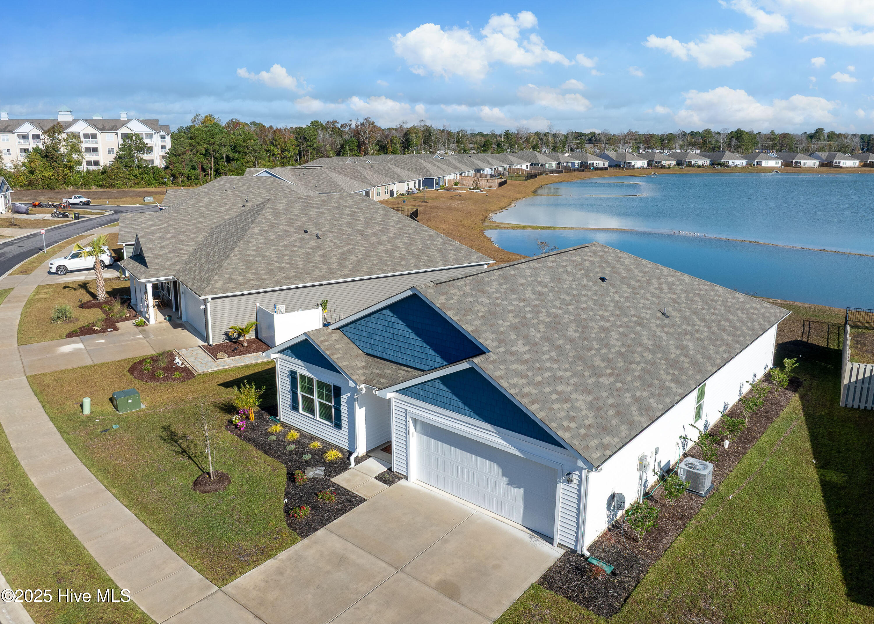 100543379 | Photo 34