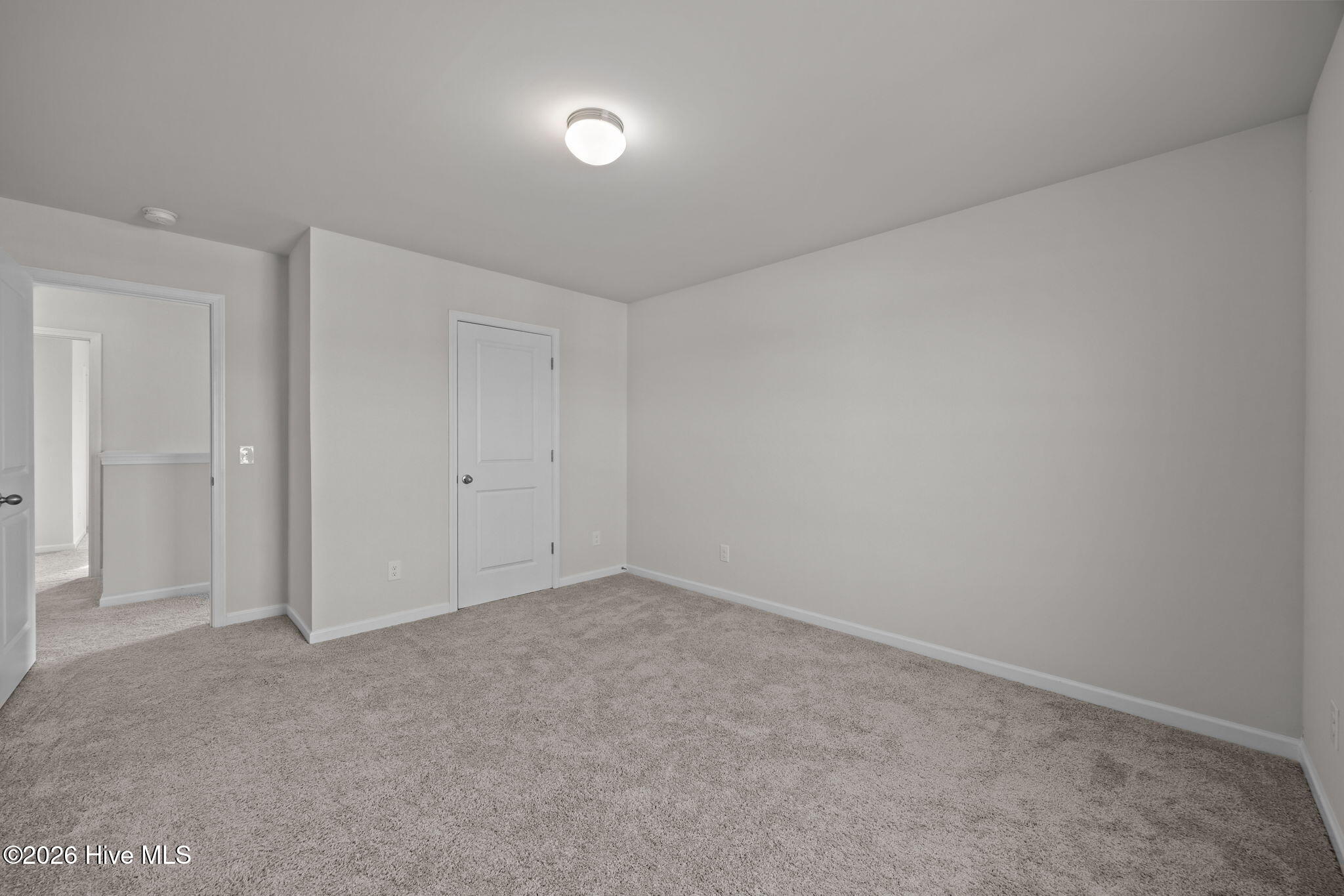 100549806 | Photo 14