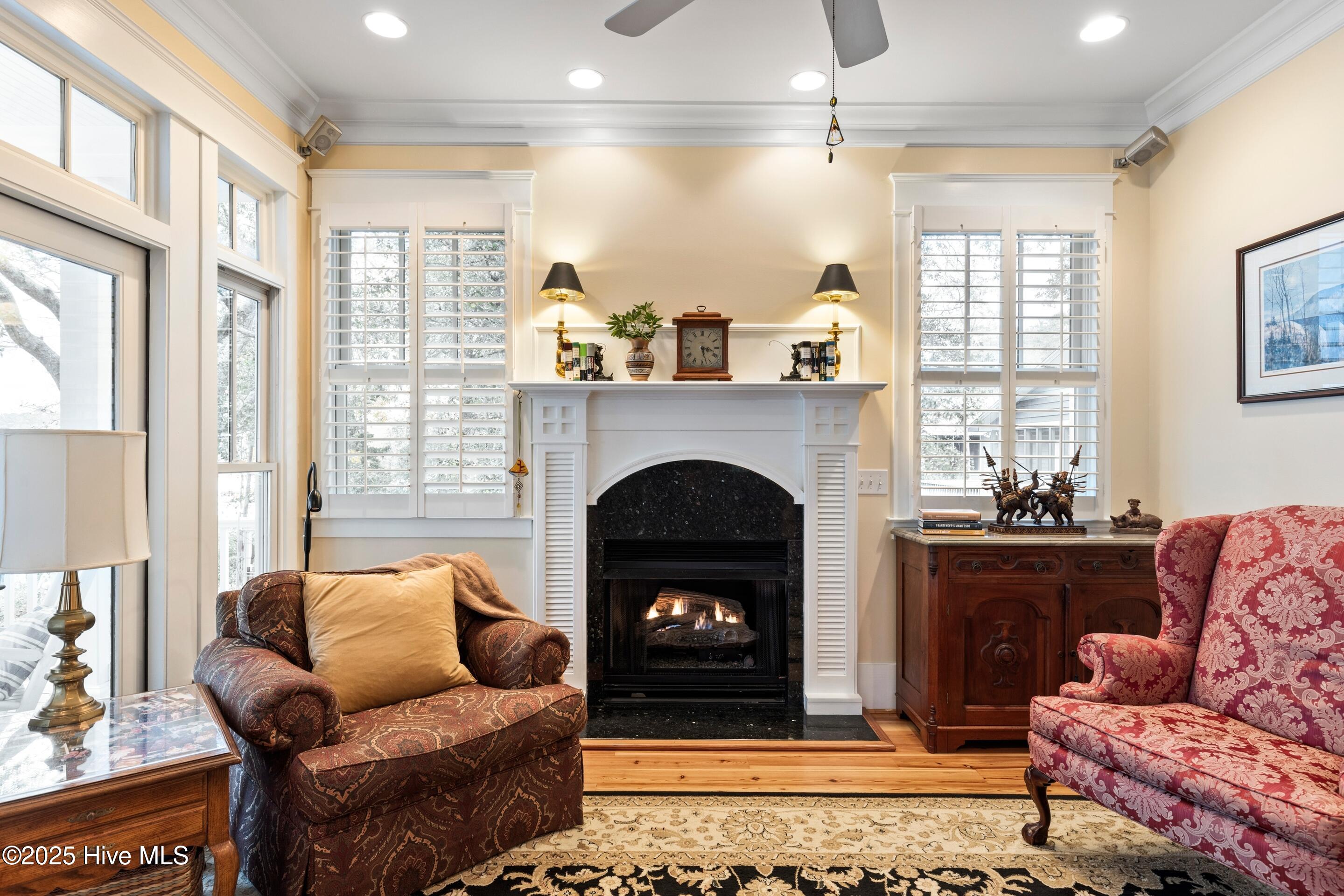 100544140 | Photo 34