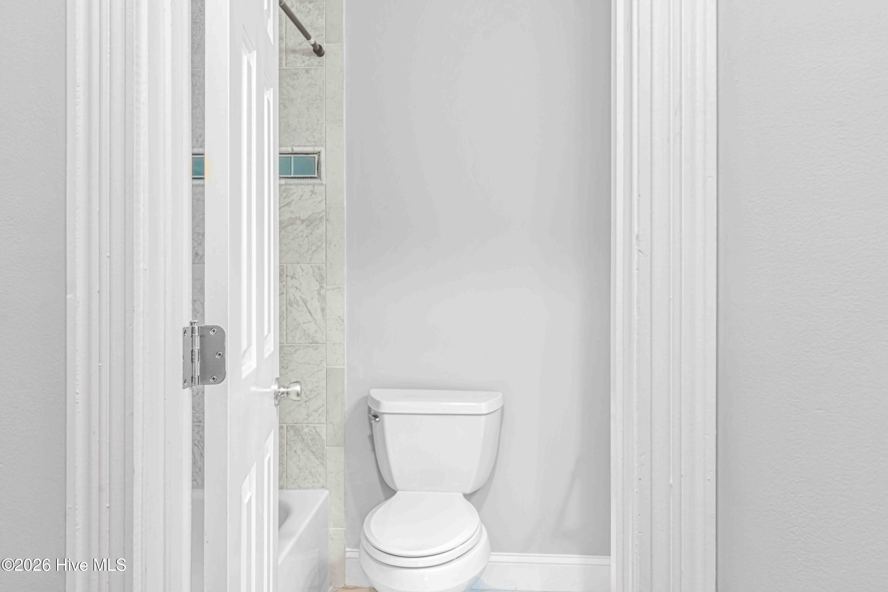 100555941 | Photo 11