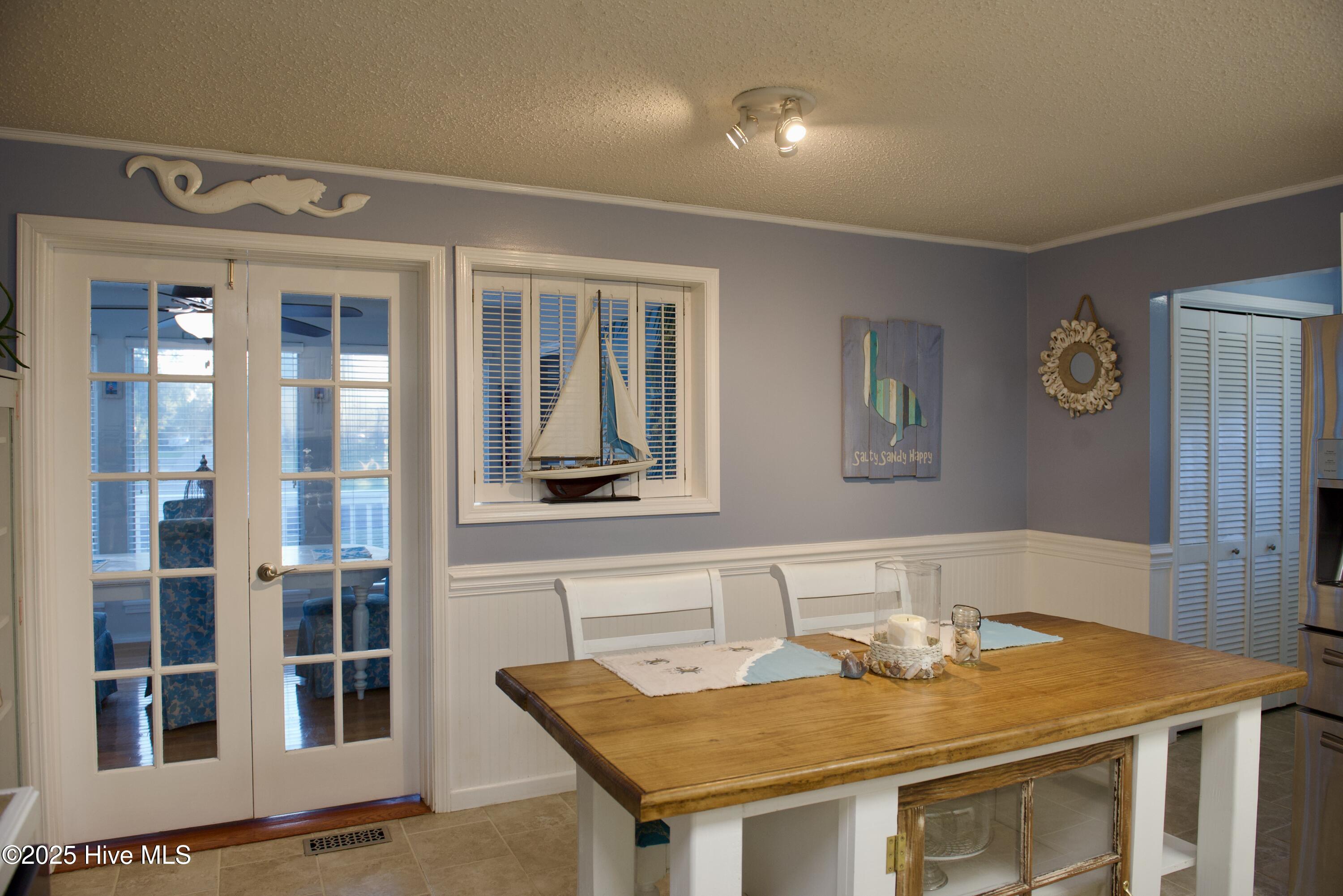 100539766 | Photo 25