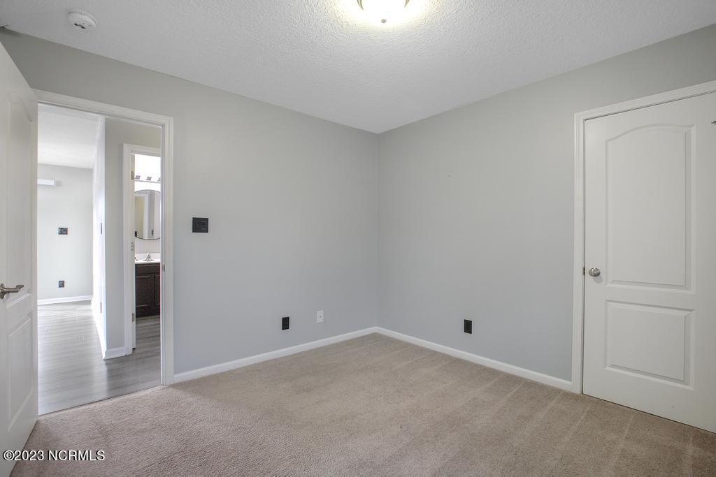 100549423 | Photo 15