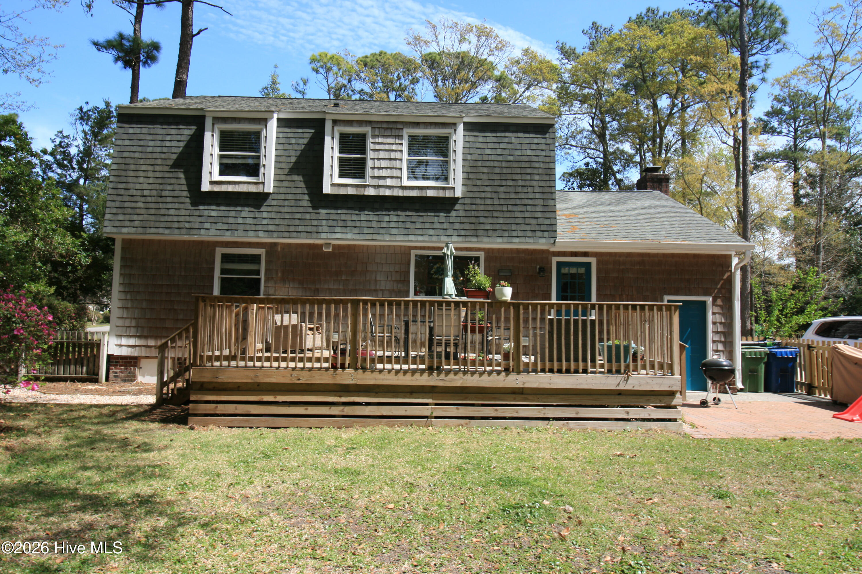 100569825 | Photo 23