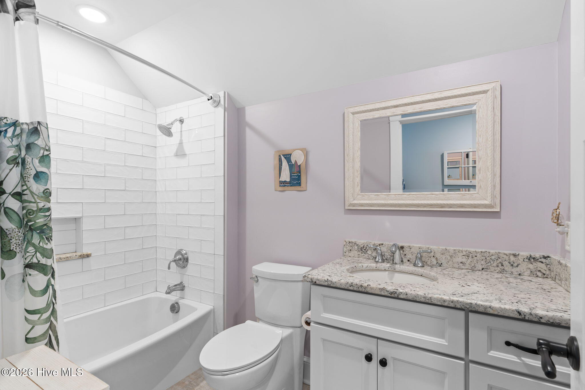 100560975 | Photo 39