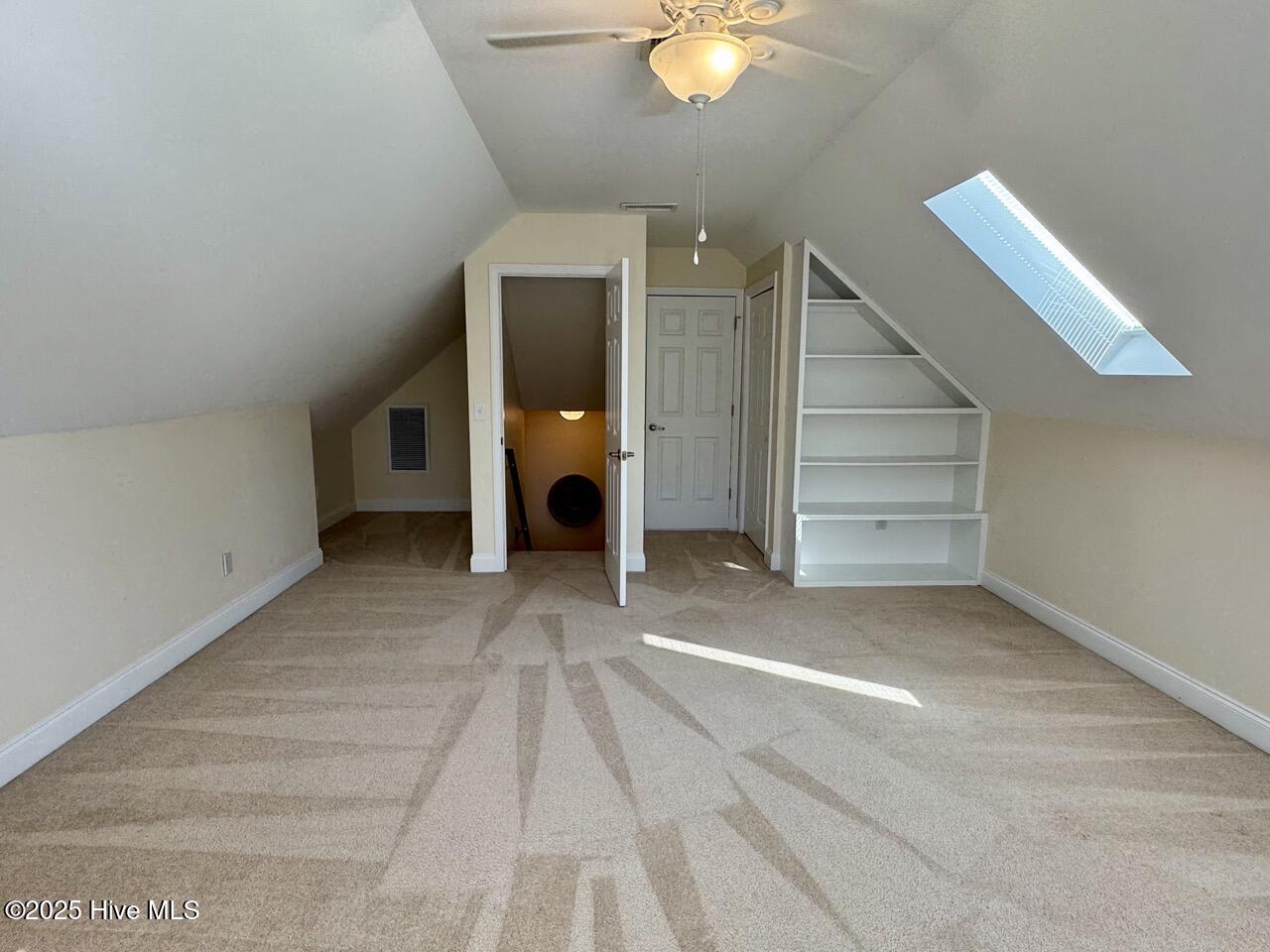 100540072 | Photo 14