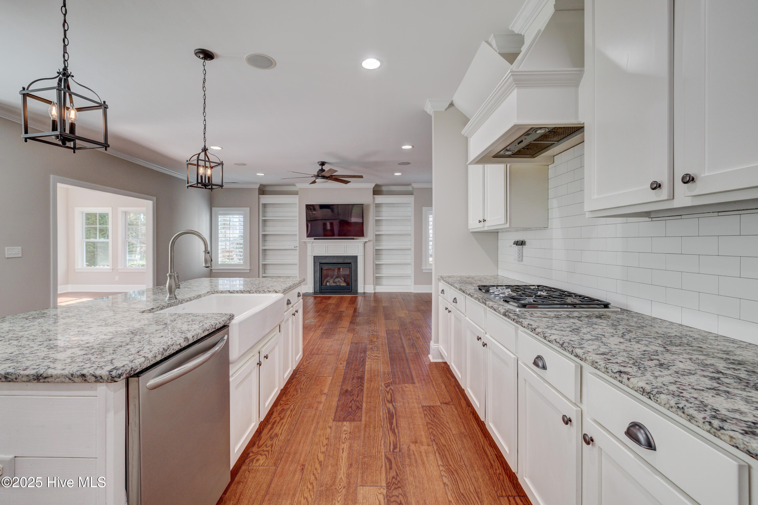 100496540 | Photo 18