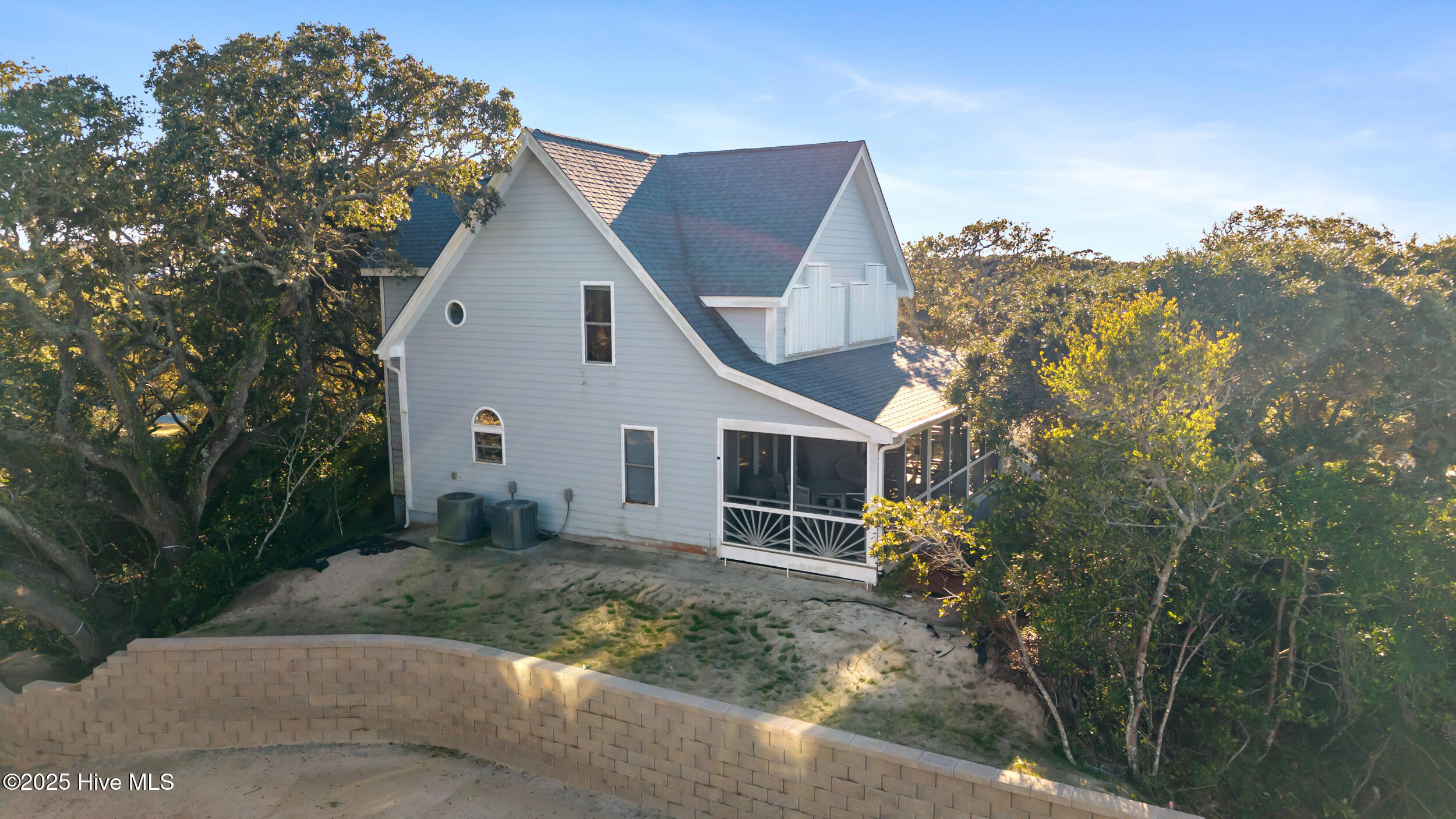 100545417 | Photo 32