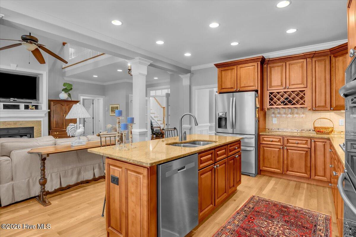 100565920 | Photo 14