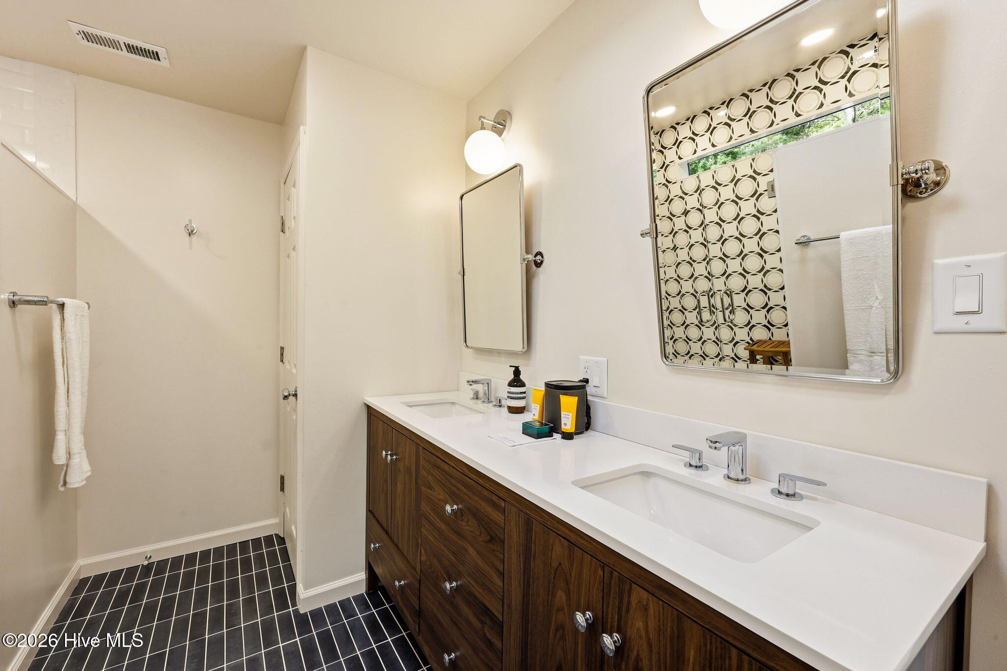954 Fork Point Road,Oriental