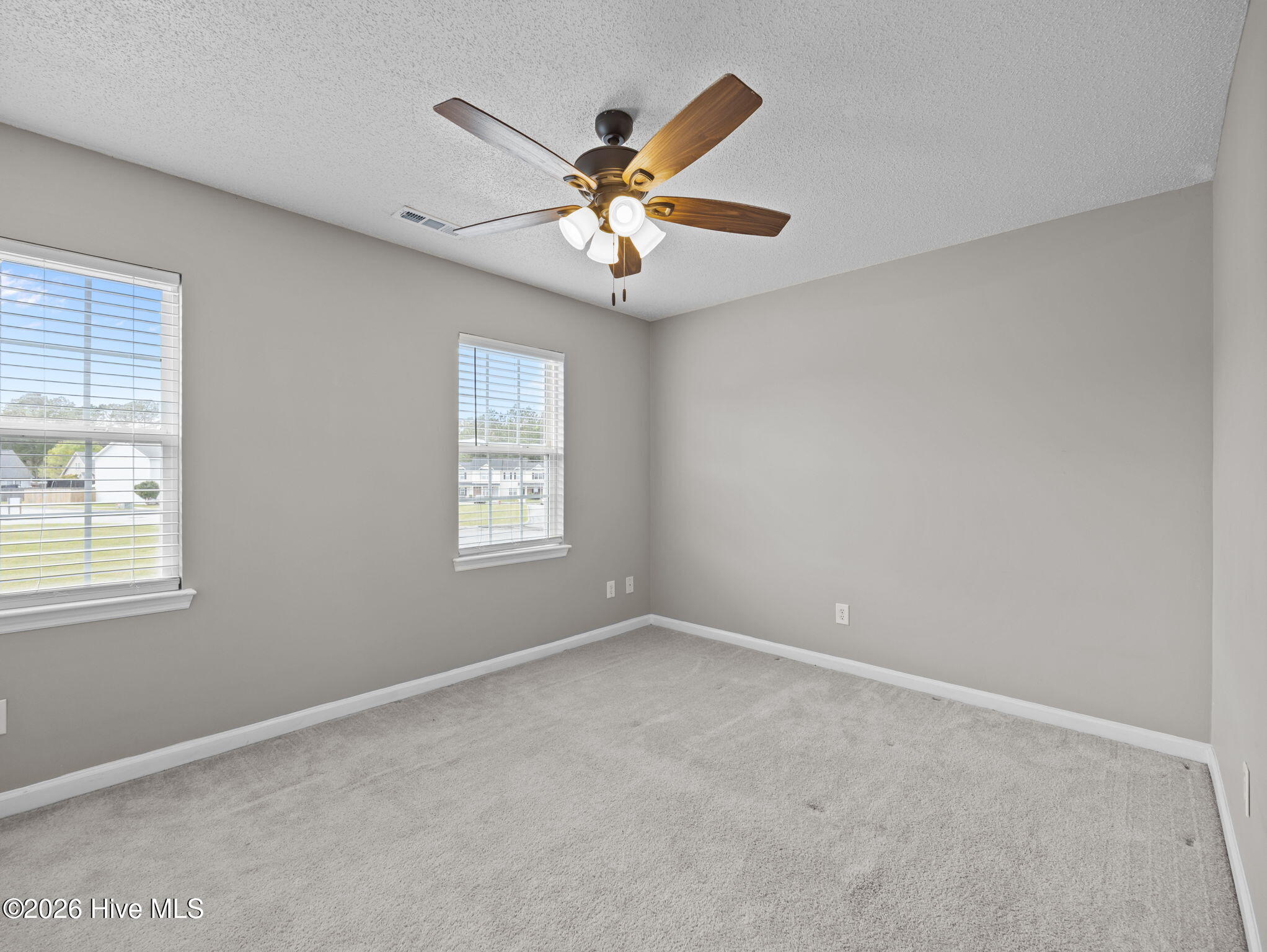 100565275 | Photo 14