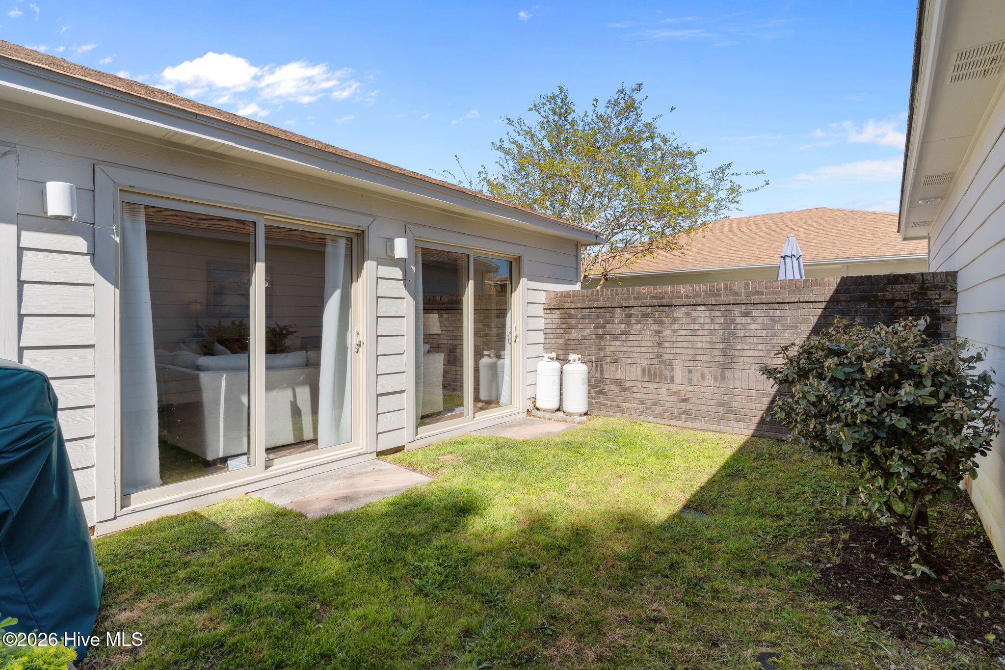 100564364 | Photo 40