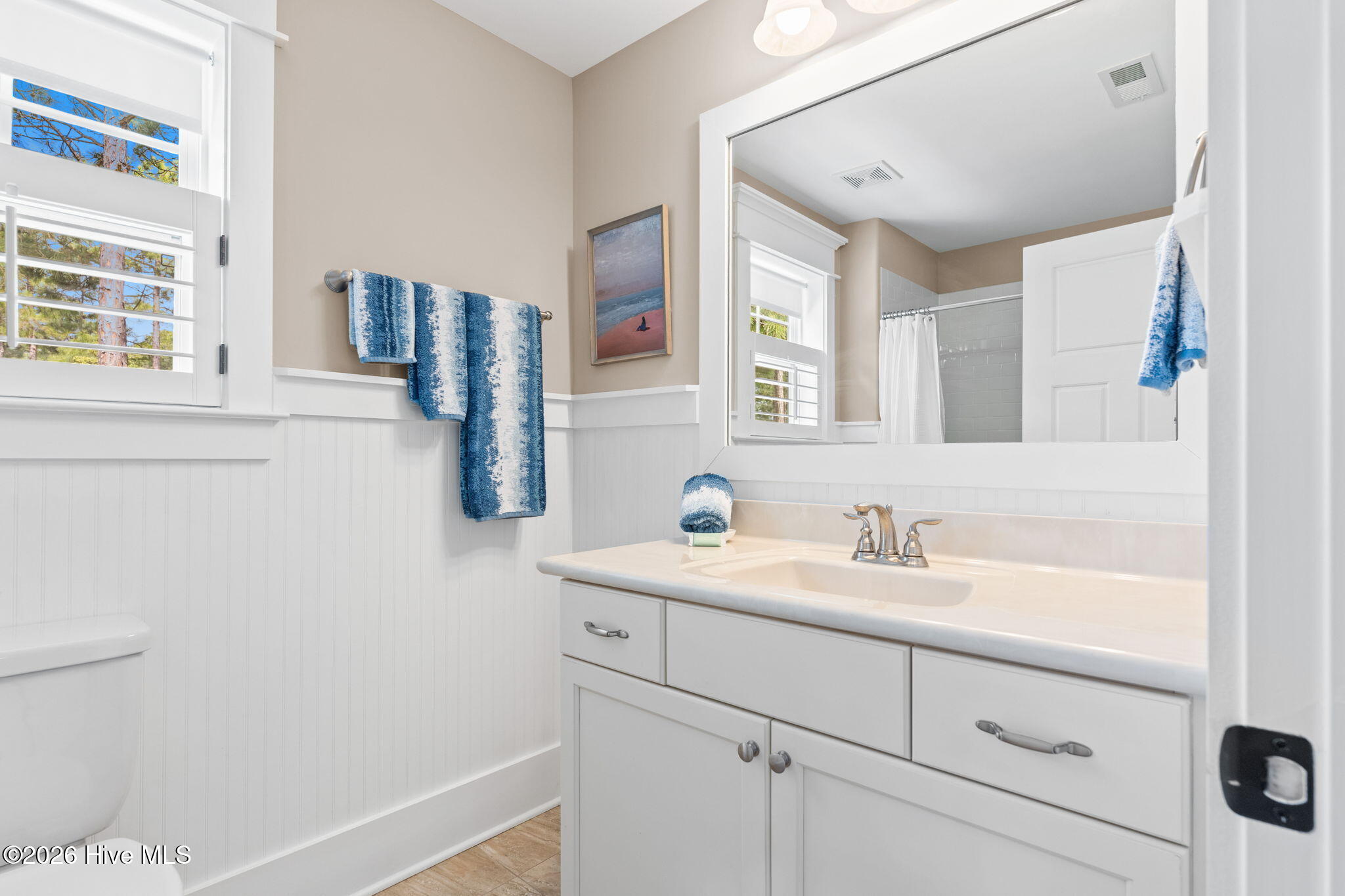 100566382 | Photo 41