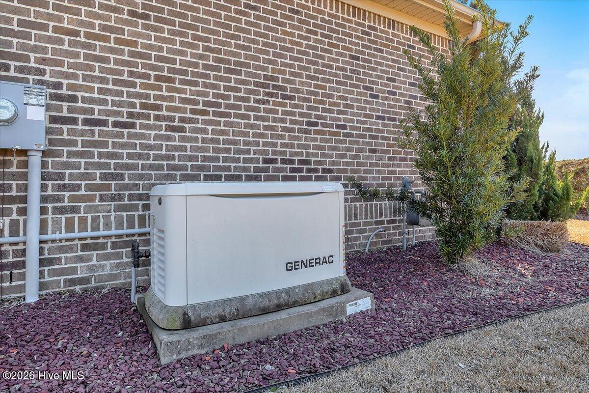 100553917 | Photo 73