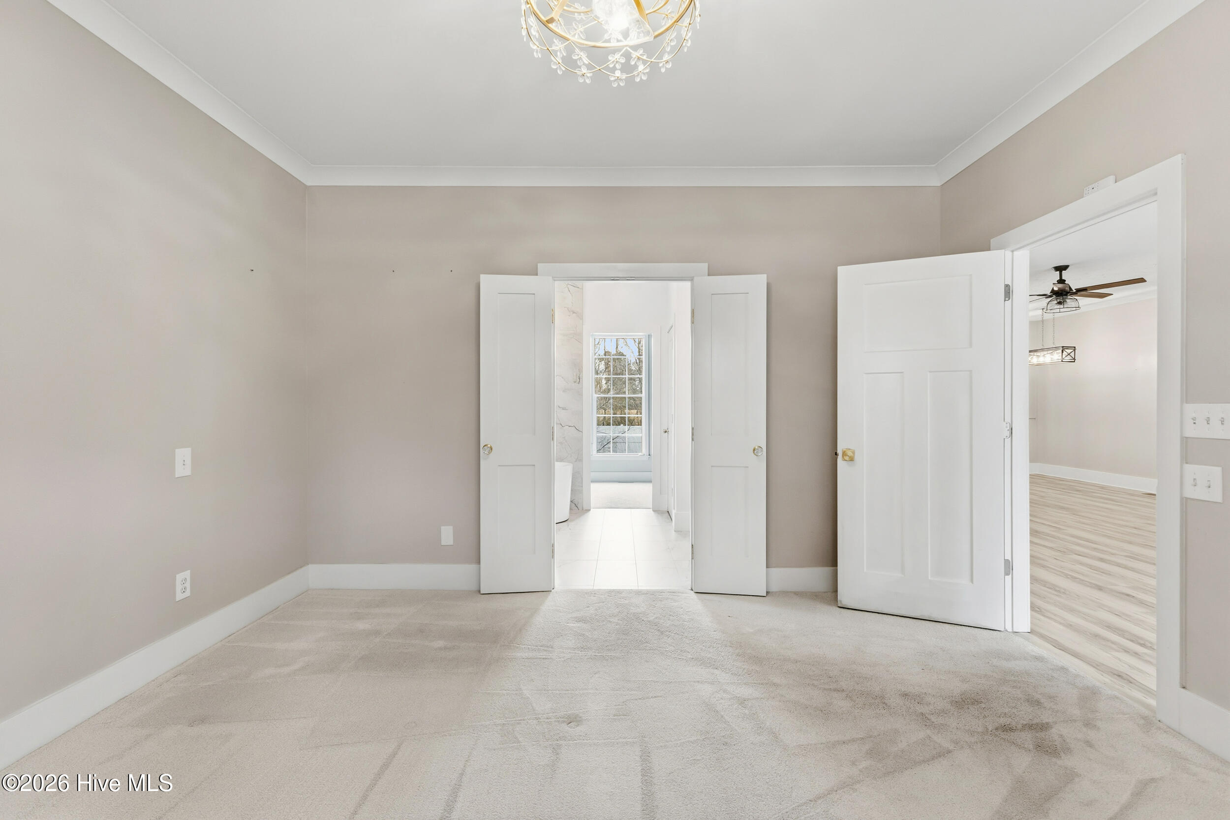 100552427 | Photo 18