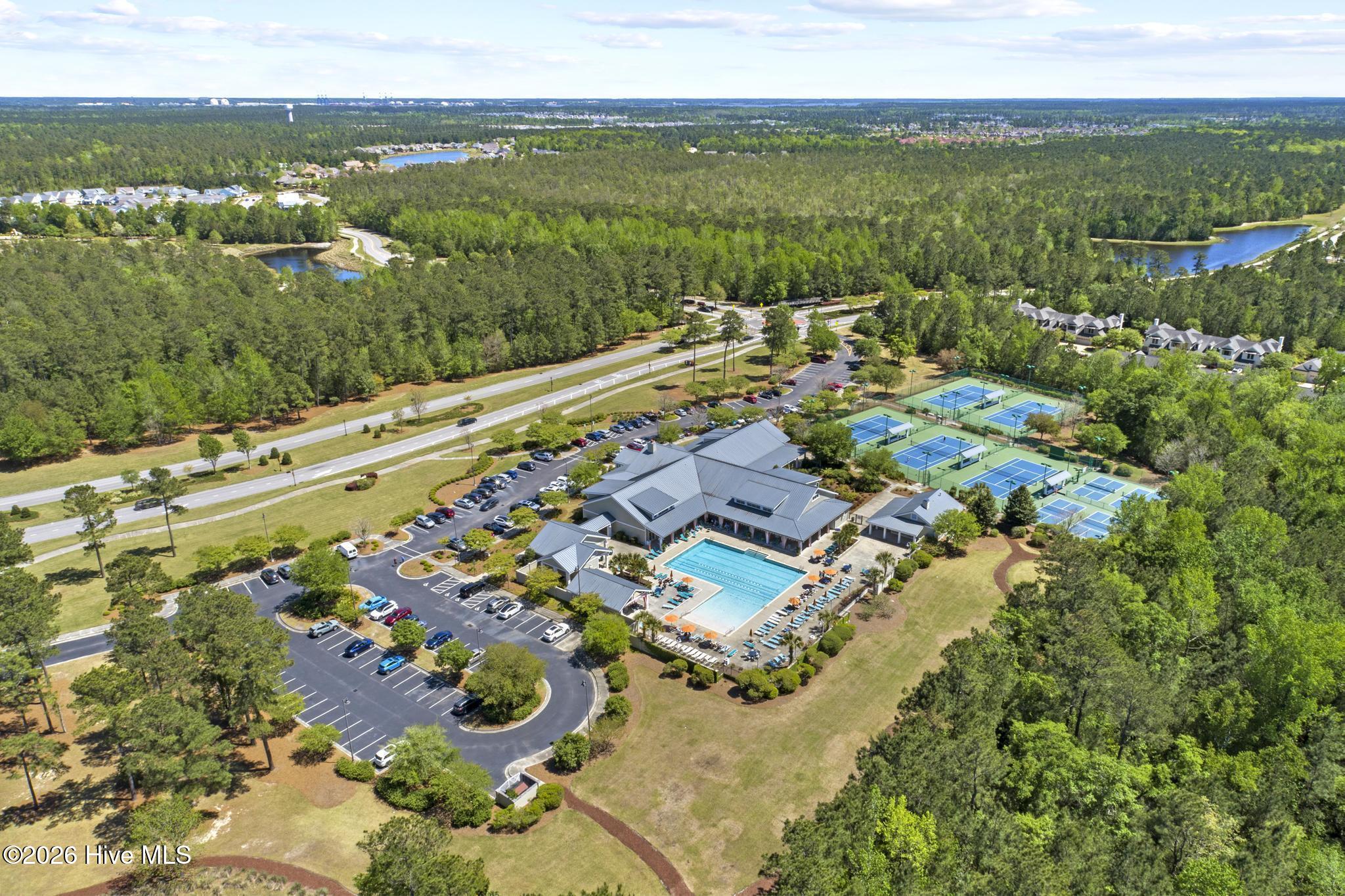 100561204 | Photo 76