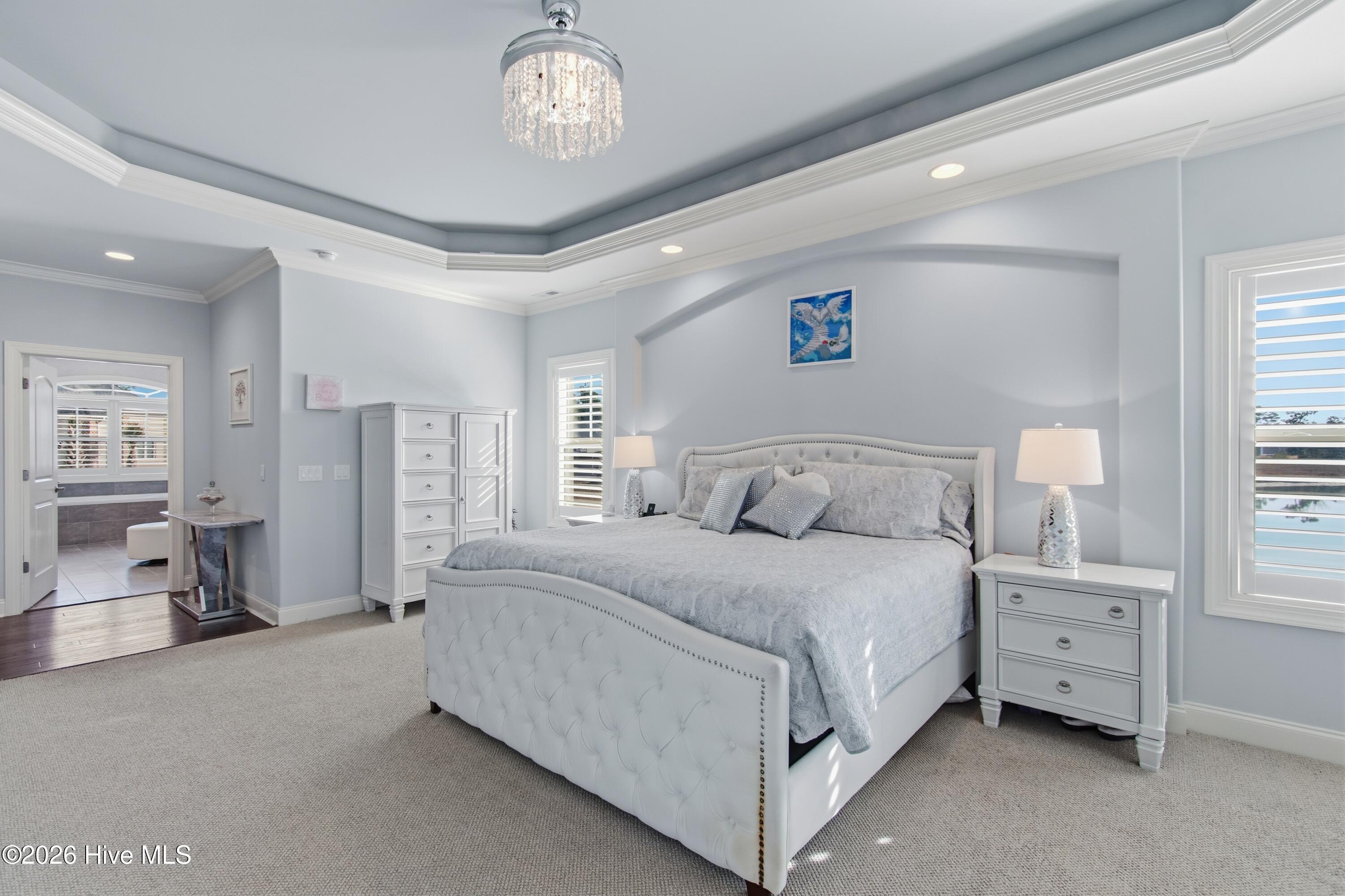 100548705 | Photo 35