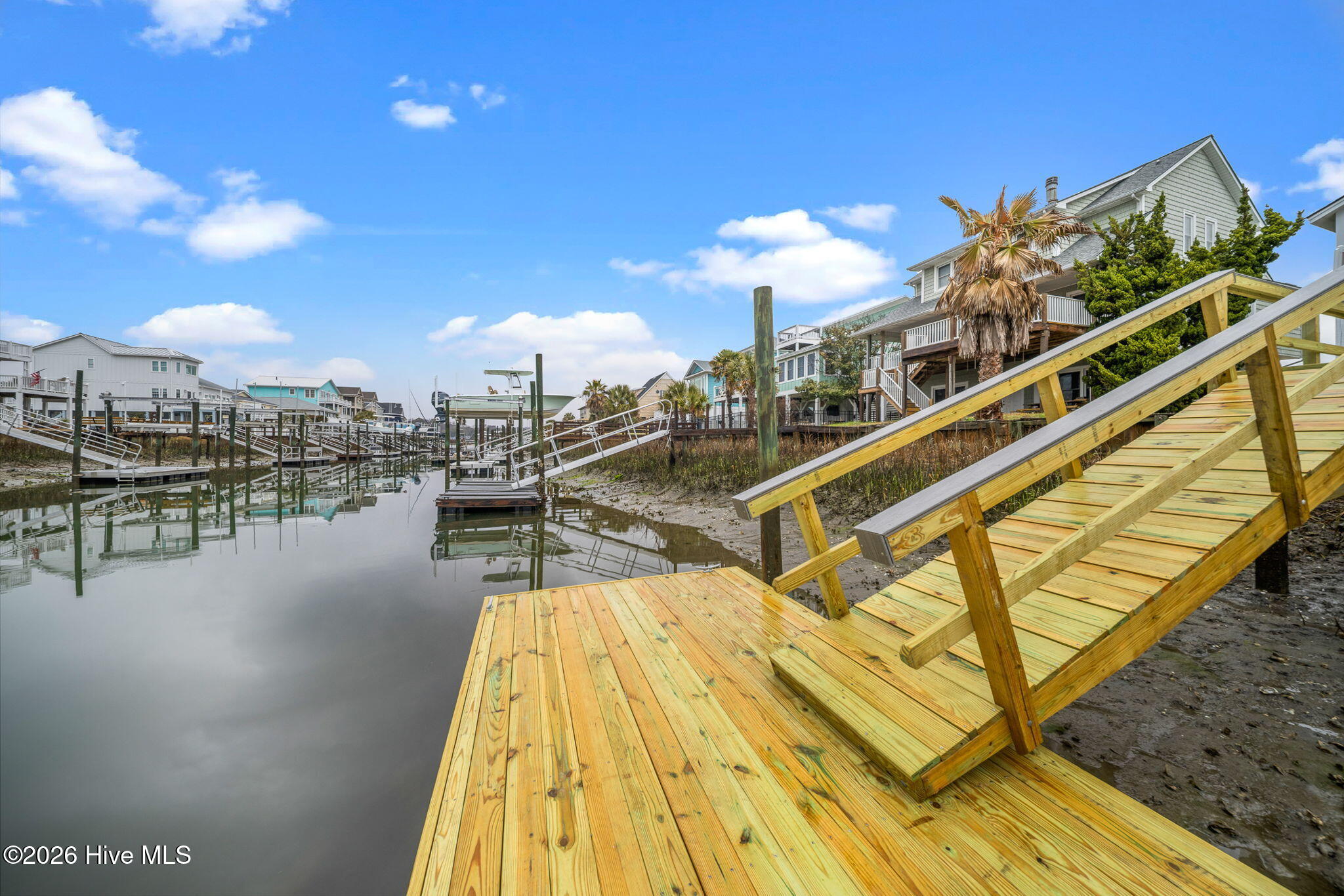 100557260 | Photo 60