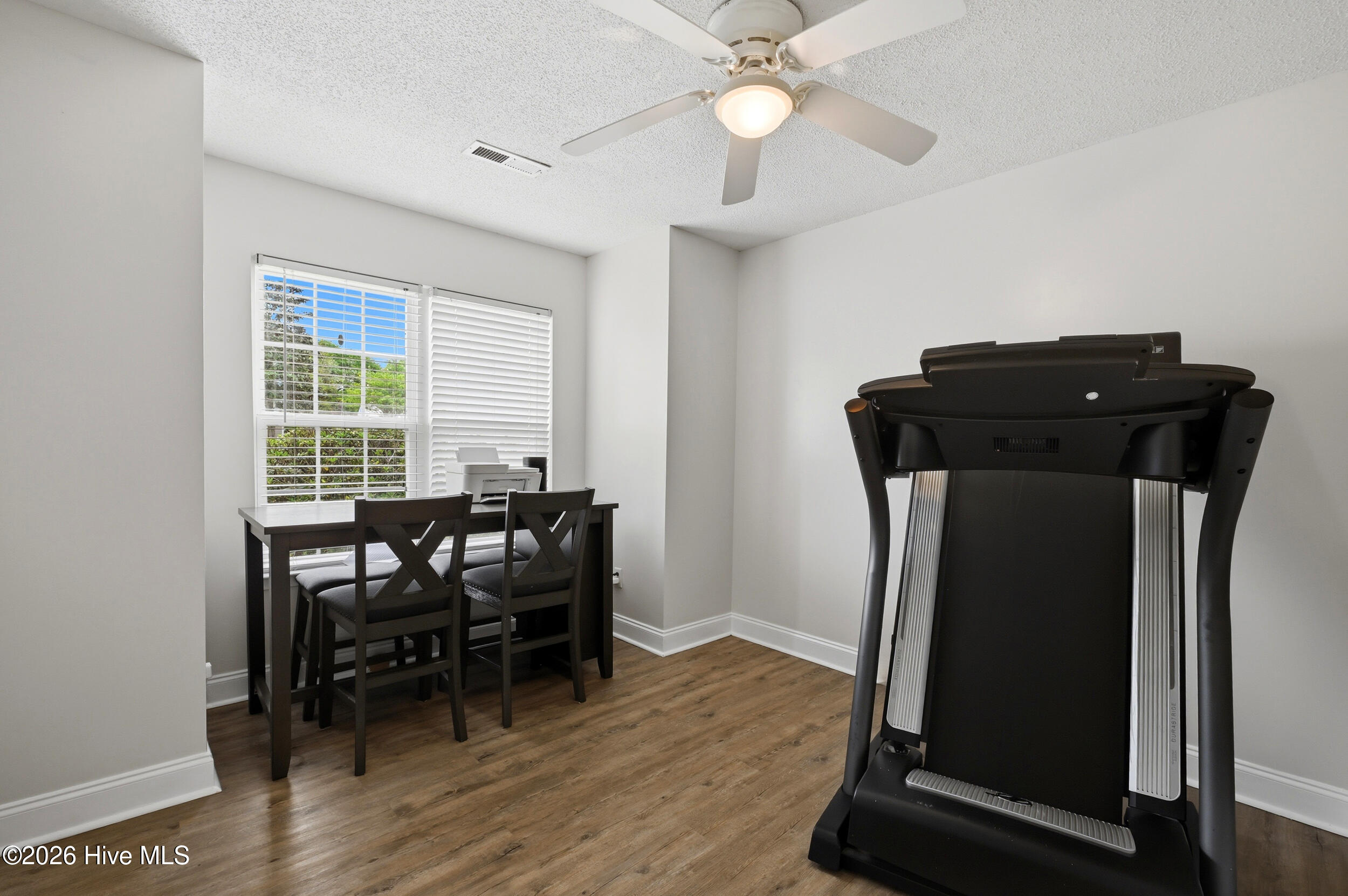 100565195 | Photo 30