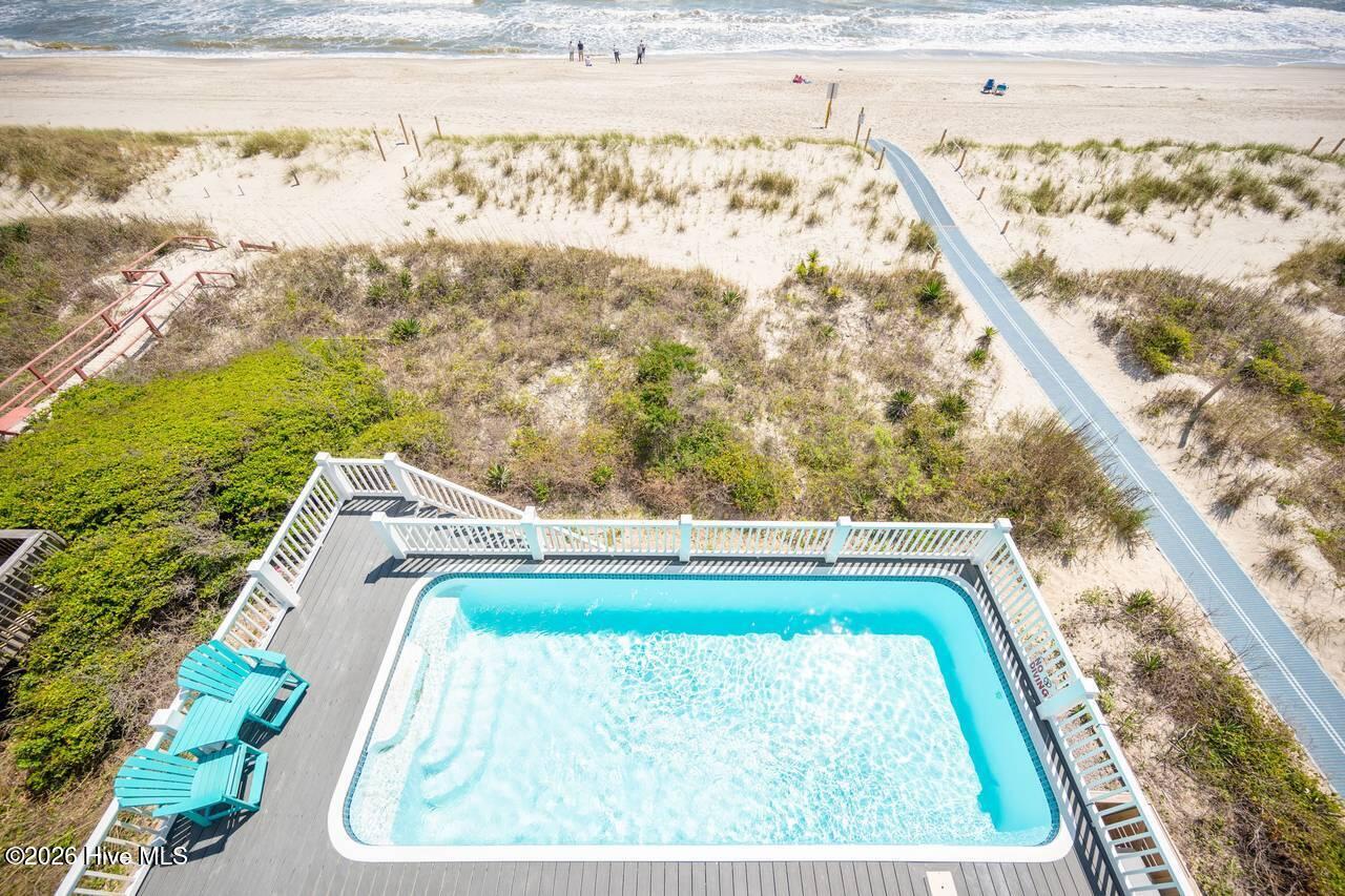 100560212 | Photo 20