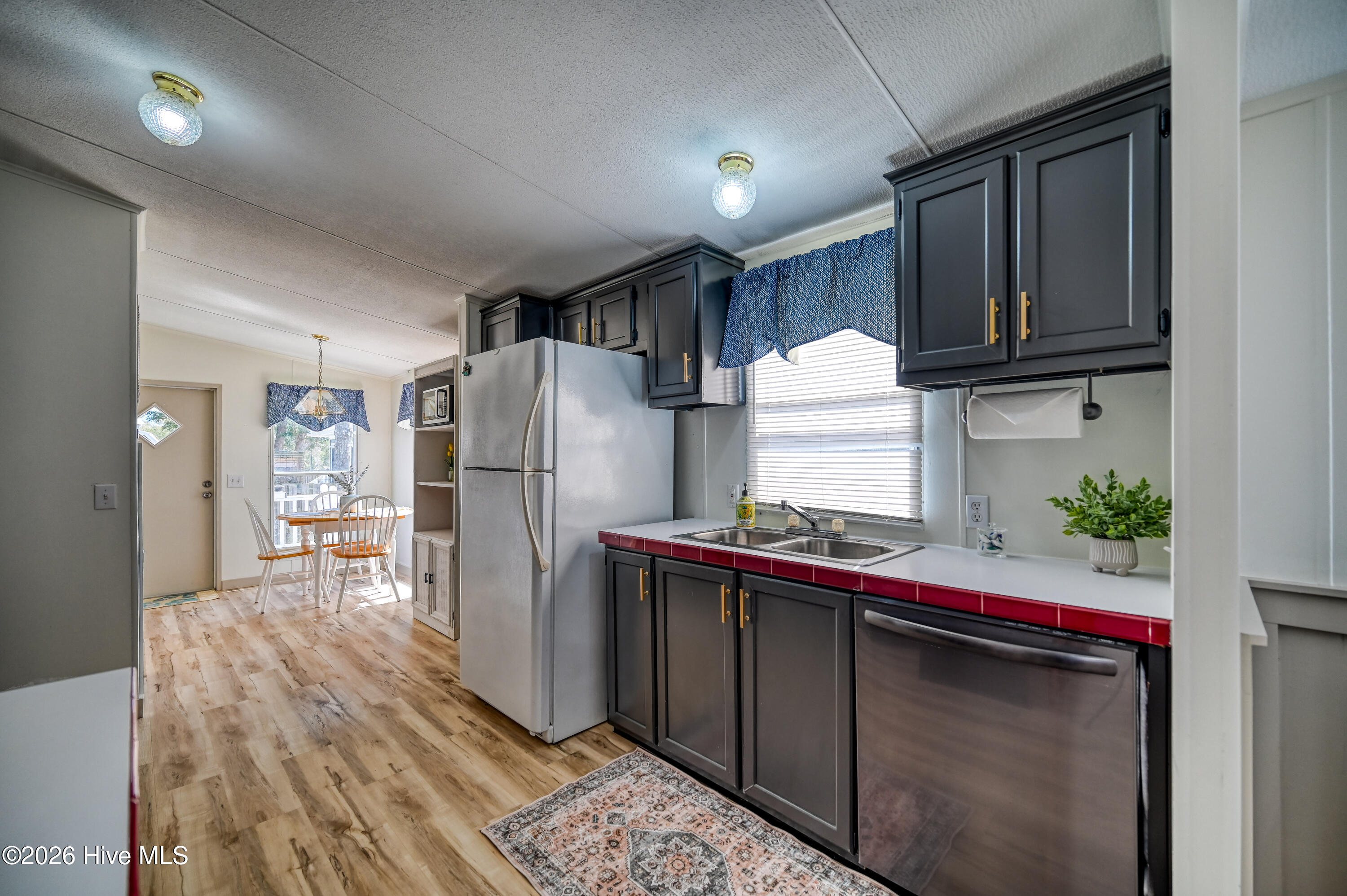 100557720 | Photo 18