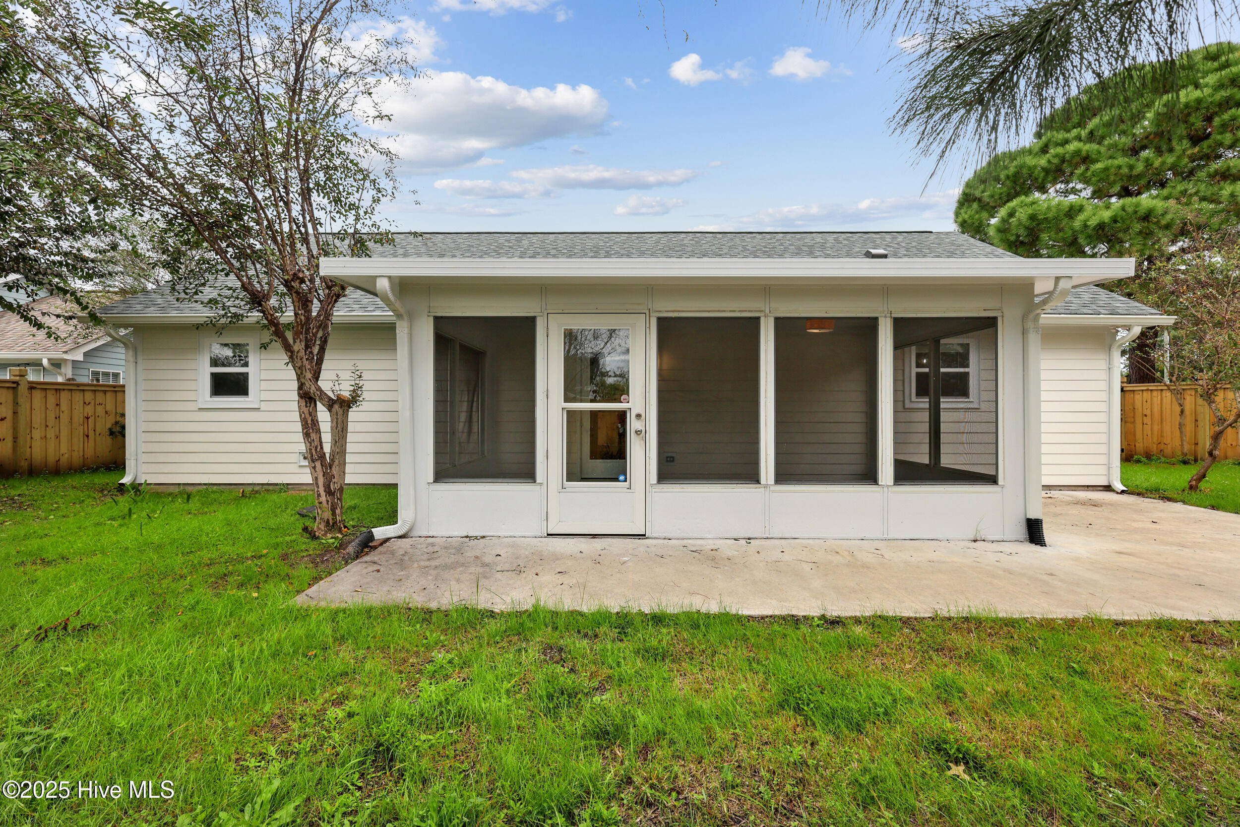 100536680 | Photo 28