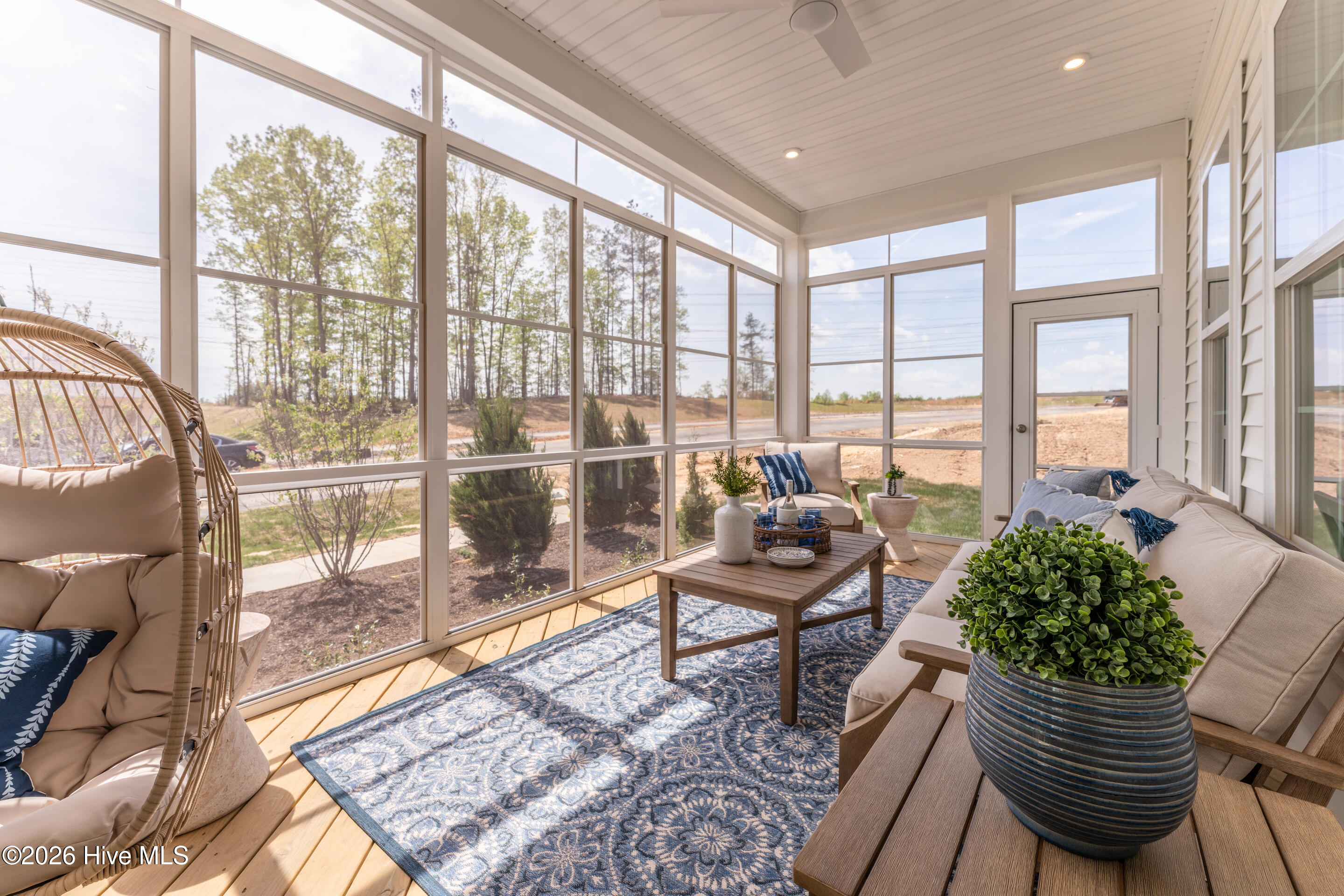 100568461 | Photo 26