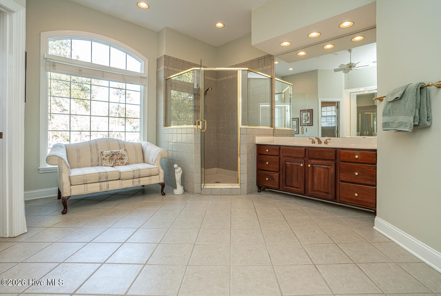 100551245 | Photo 28