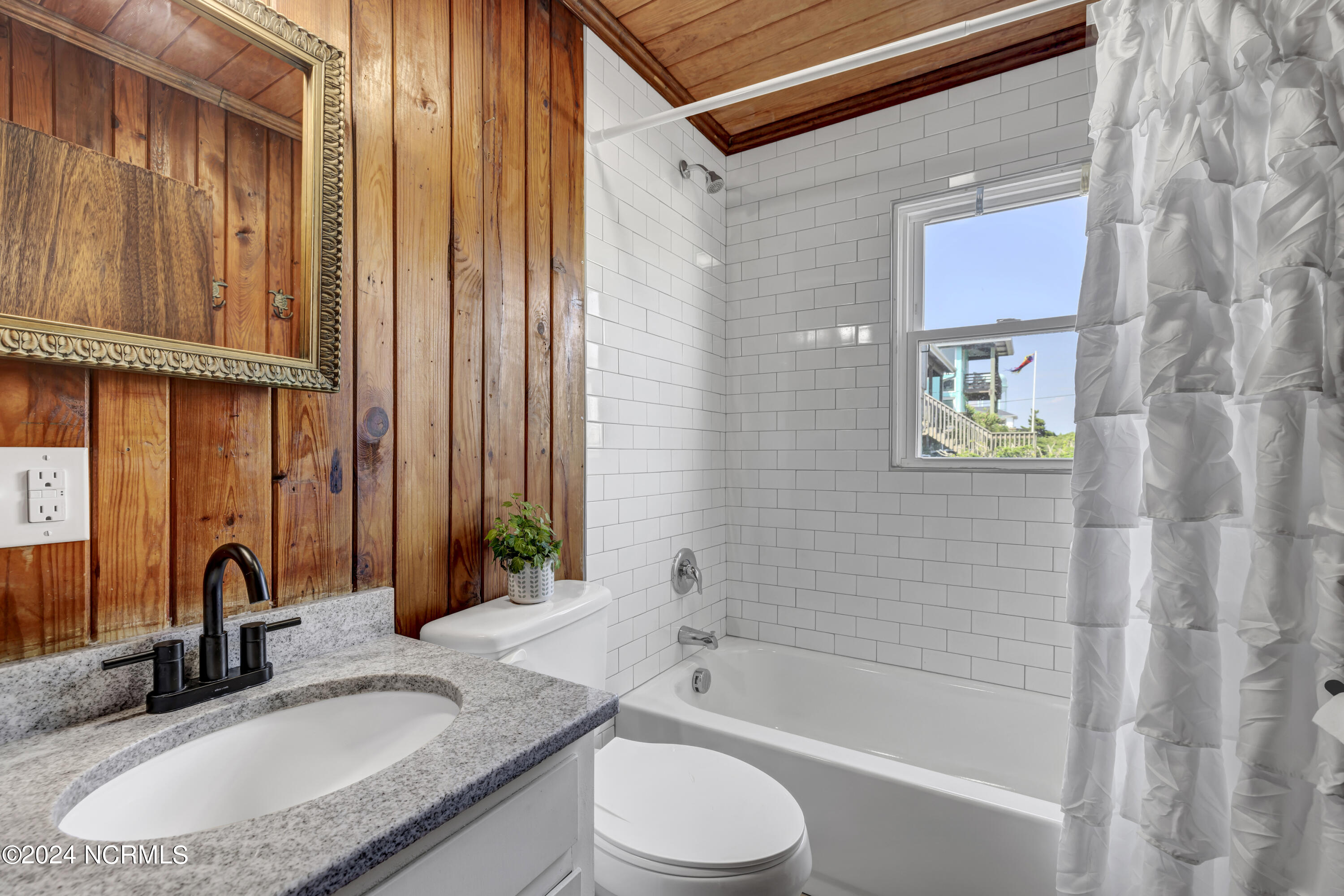 Undisclosed Address, Topsail Beach, NC, 28445